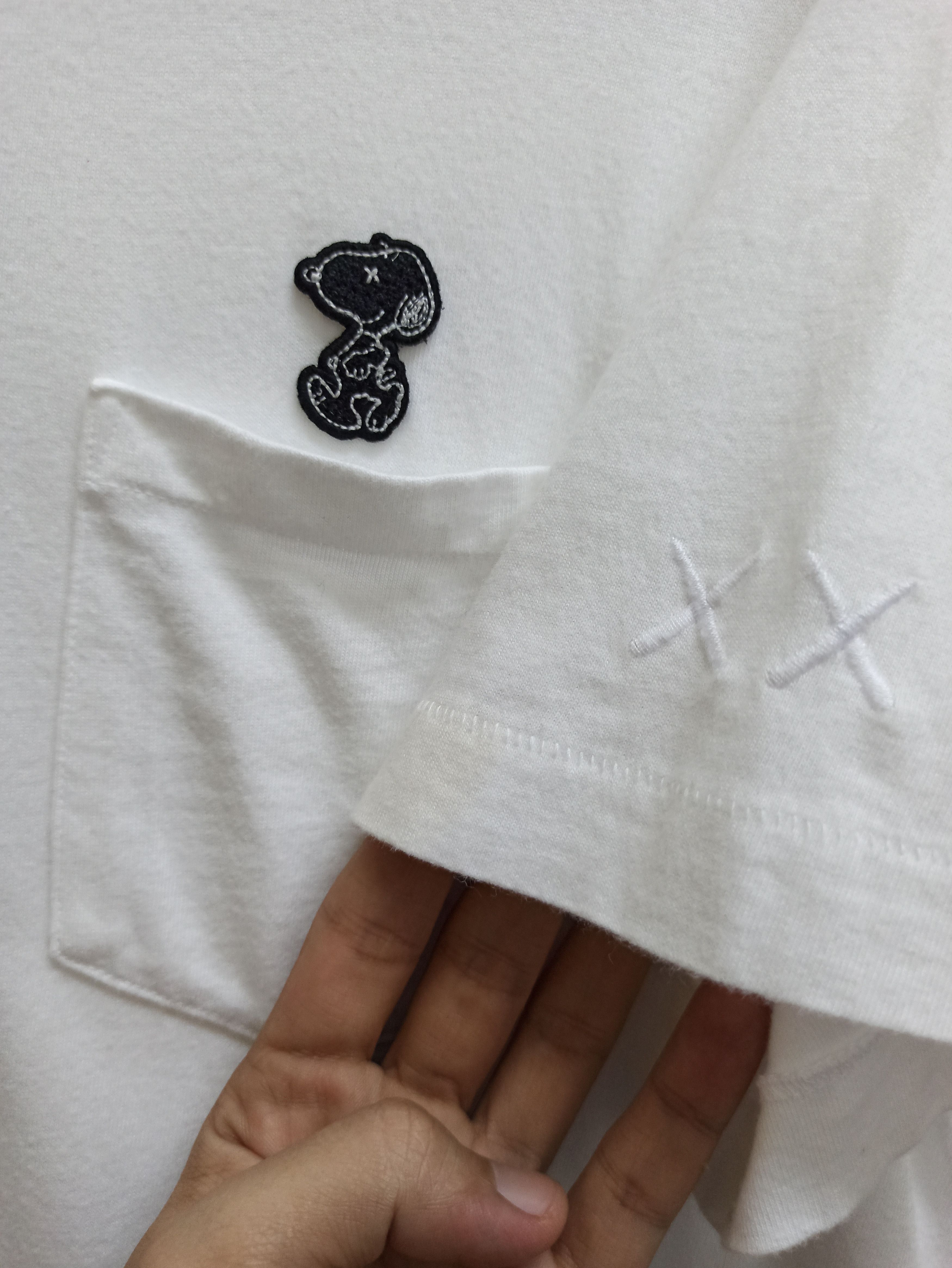 Kaws × Uniqlo Kaws Pocket White Tshirt (c36) Size US L / EU 52-54 / 3 - 3 Thumbnail