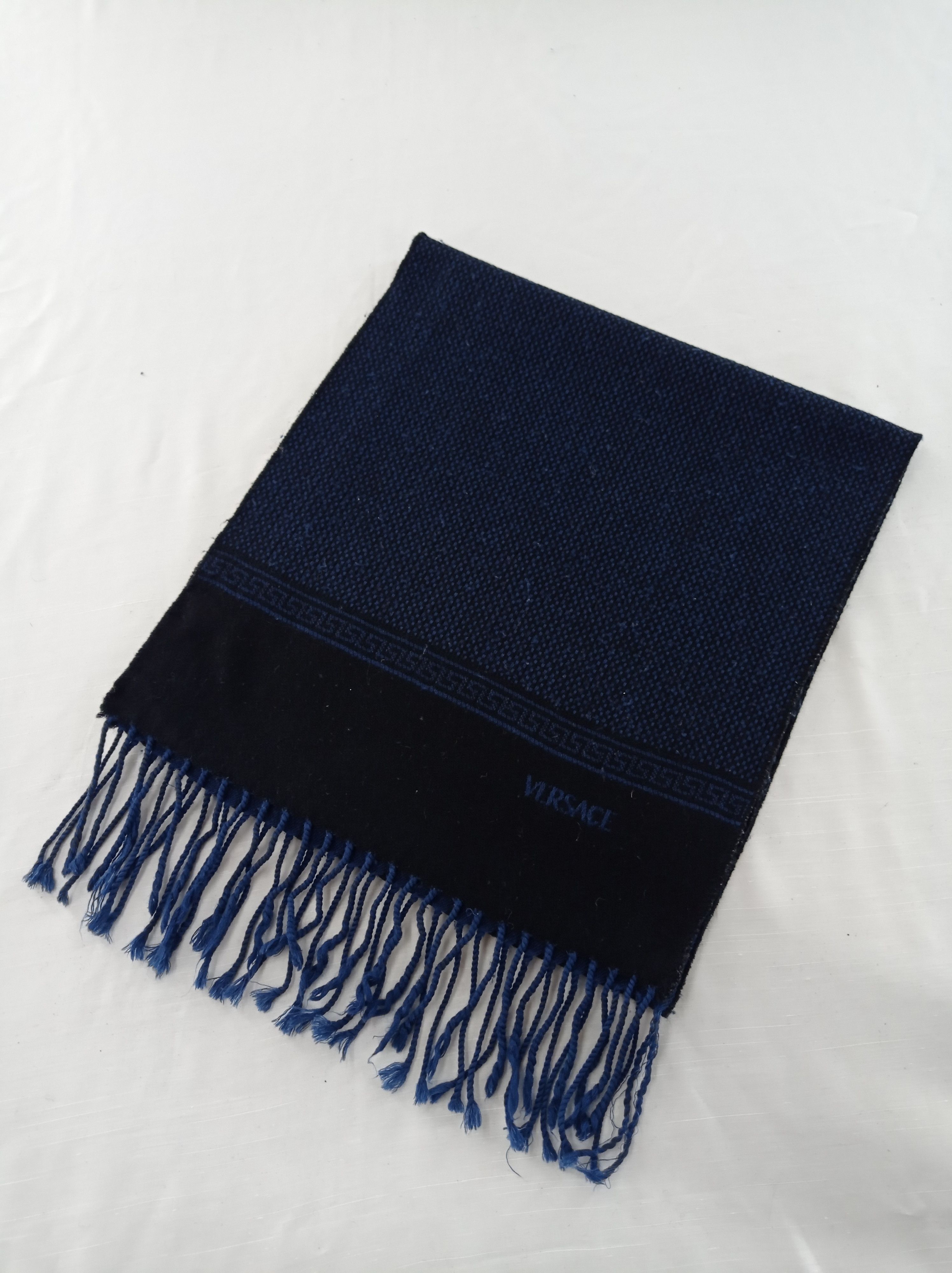 Versace Vintage Versace Scarf / Muffler / Neckwear Size ONE SIZE - 2 Thumbnail