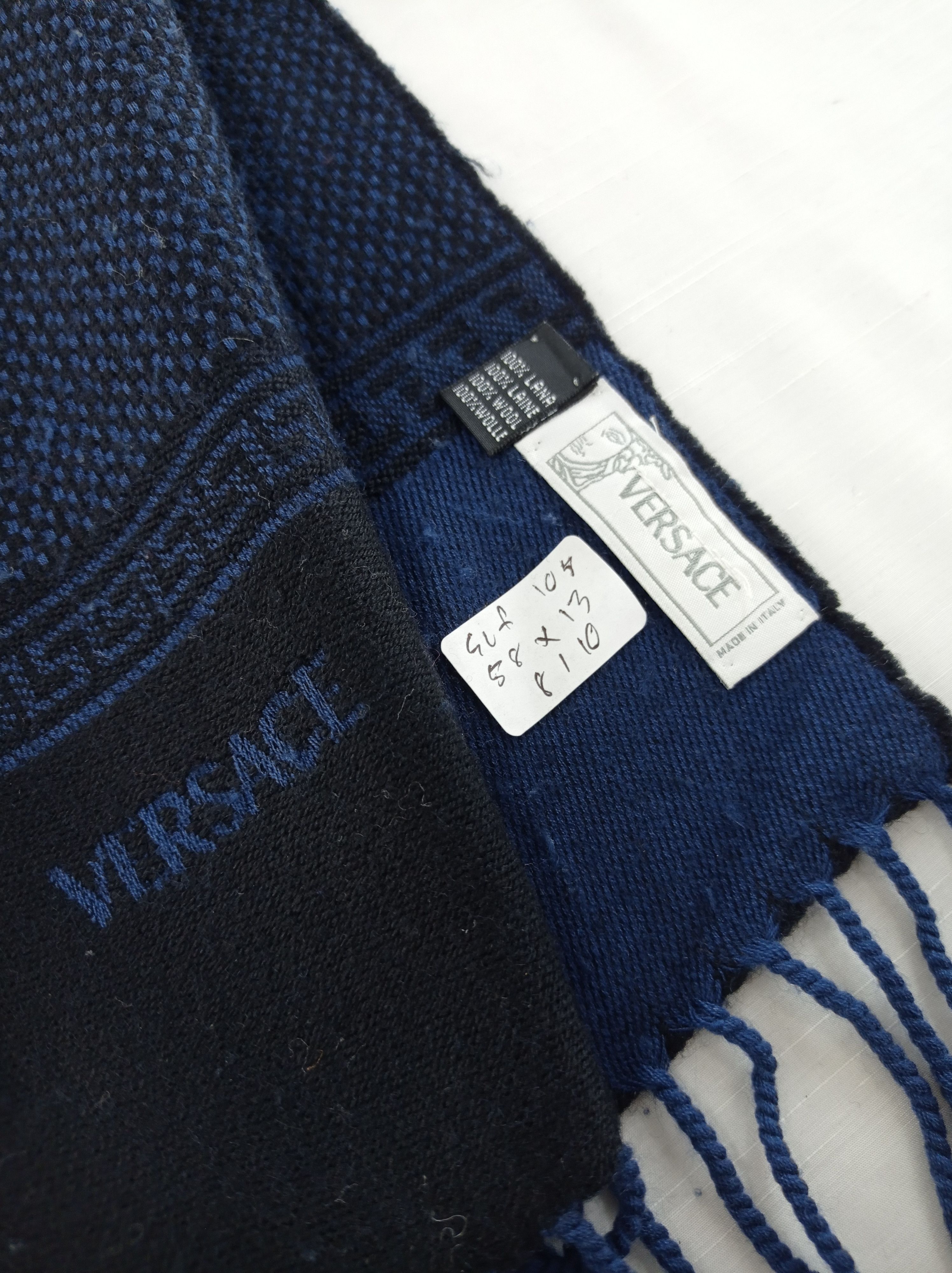 Versace Vintage Versace Scarf / Muffler / Neckwear Size ONE SIZE - 4 Thumbnail