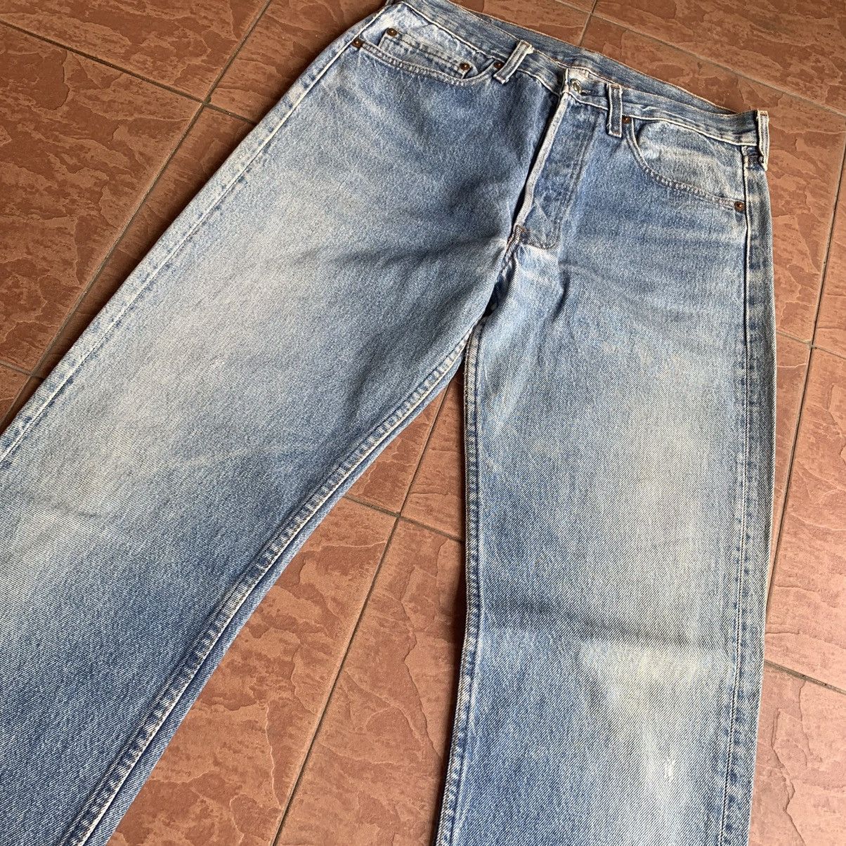Levi's × Vintage 💥STEALS! 70’s VINTAGE LEVI’S 501 JEANS LEVIS 30x32 LIGHTWAS Size US 30 / EU 46 - 2 Thumbnail