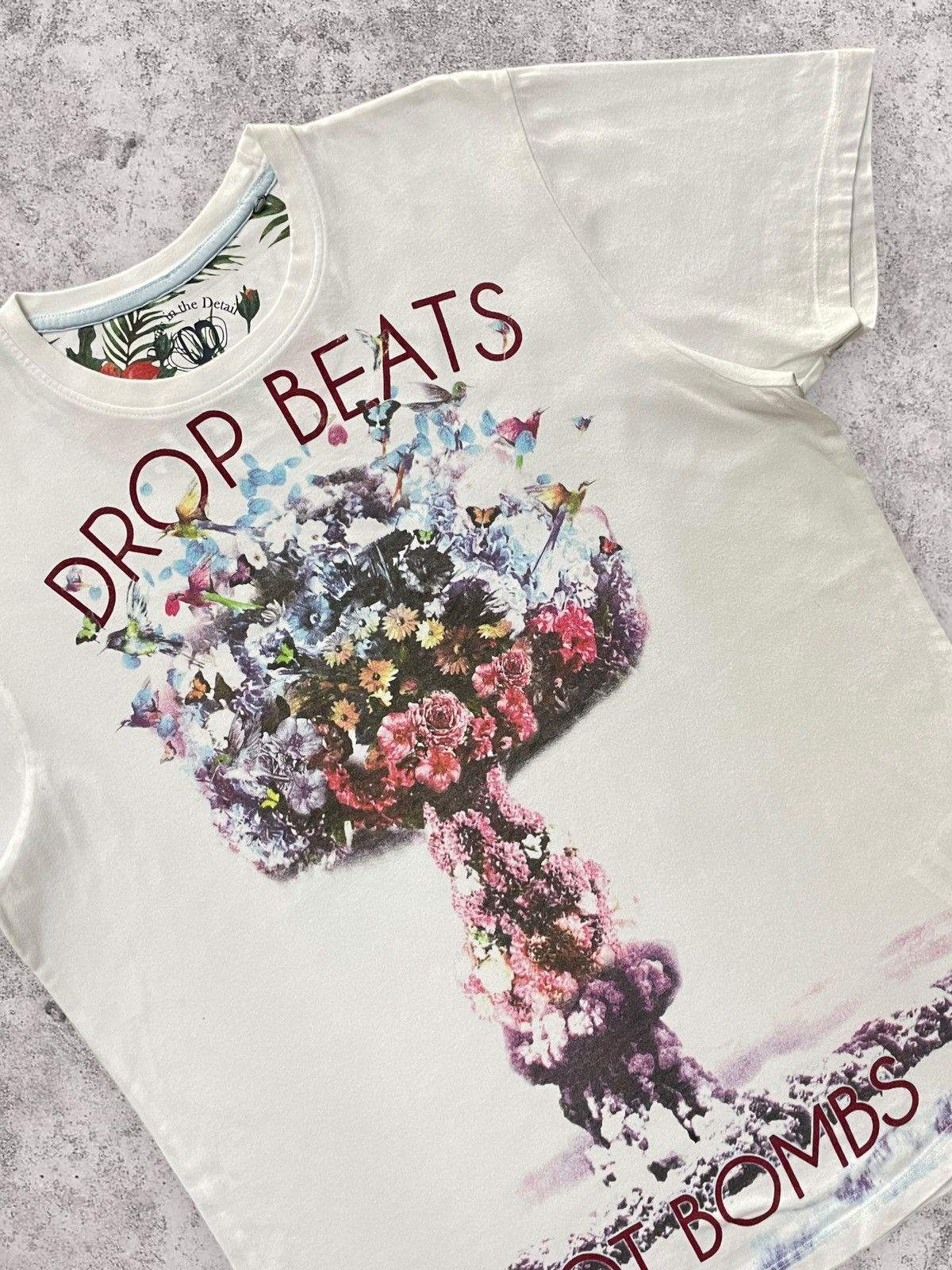 Ringspun × Vintage Ringspun Drop Beats Not Bombs Art Flower Nuclear Tshirt Size US L / EU 52-54 / 3 - 3 Thumbnail