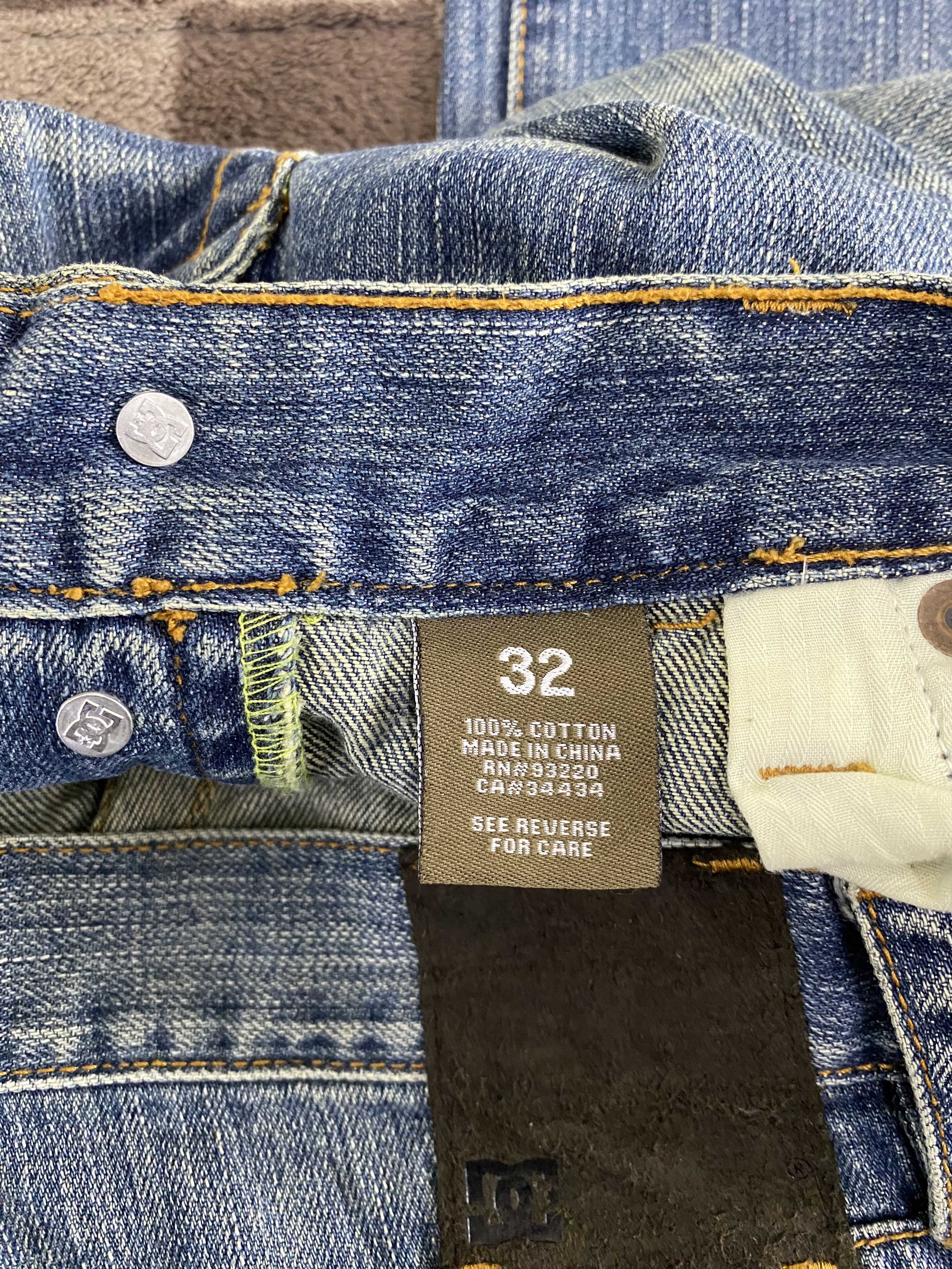 DC Vintage Y2K DC Shoes Faded Blue Jean Size US 33 - 17 Thumbnail