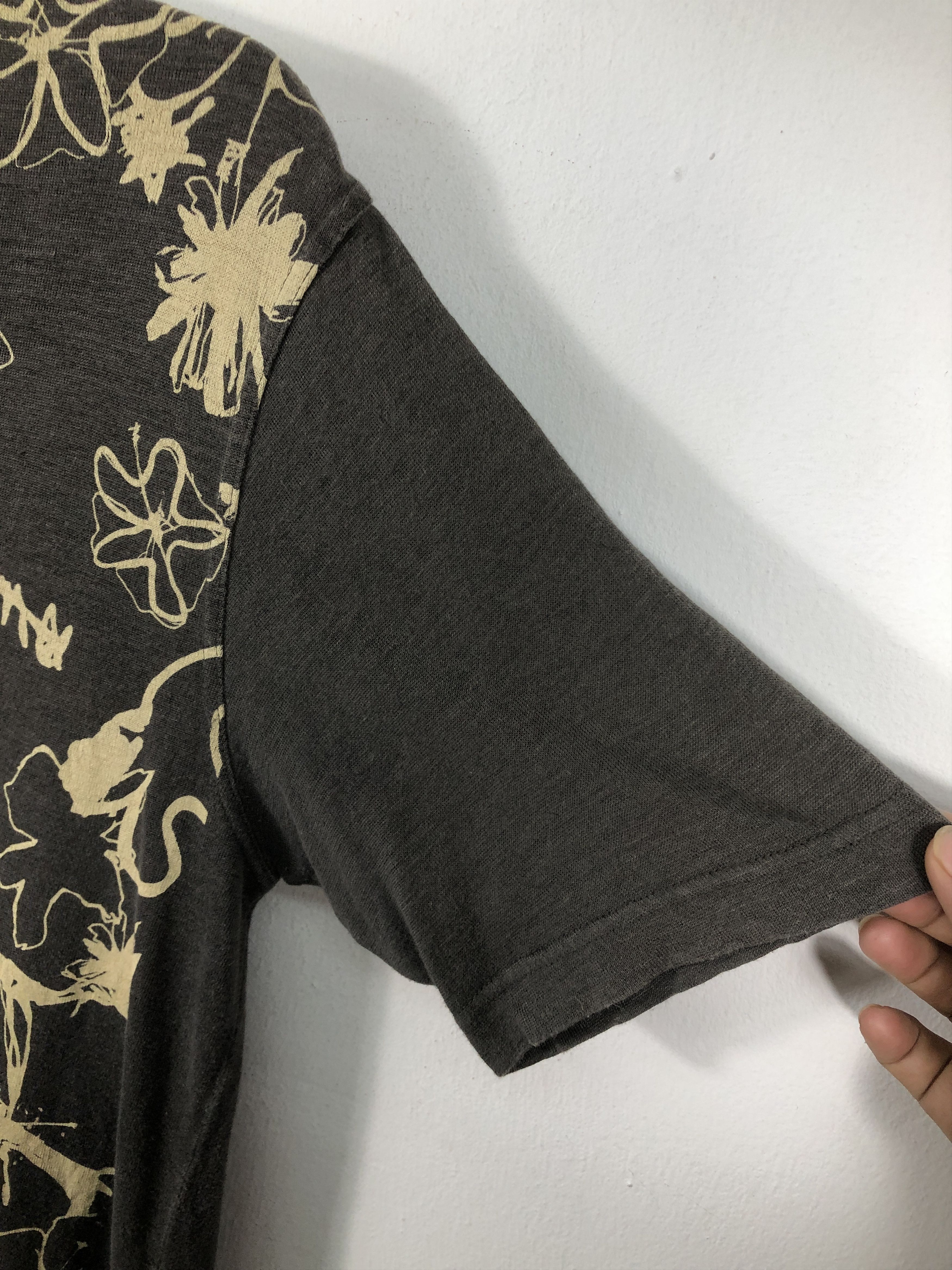 Paul Smith Vintage Paul Smith Flower Art T-Shirt Size US M / EU 48-50 / 2 - 3 Thumbnail