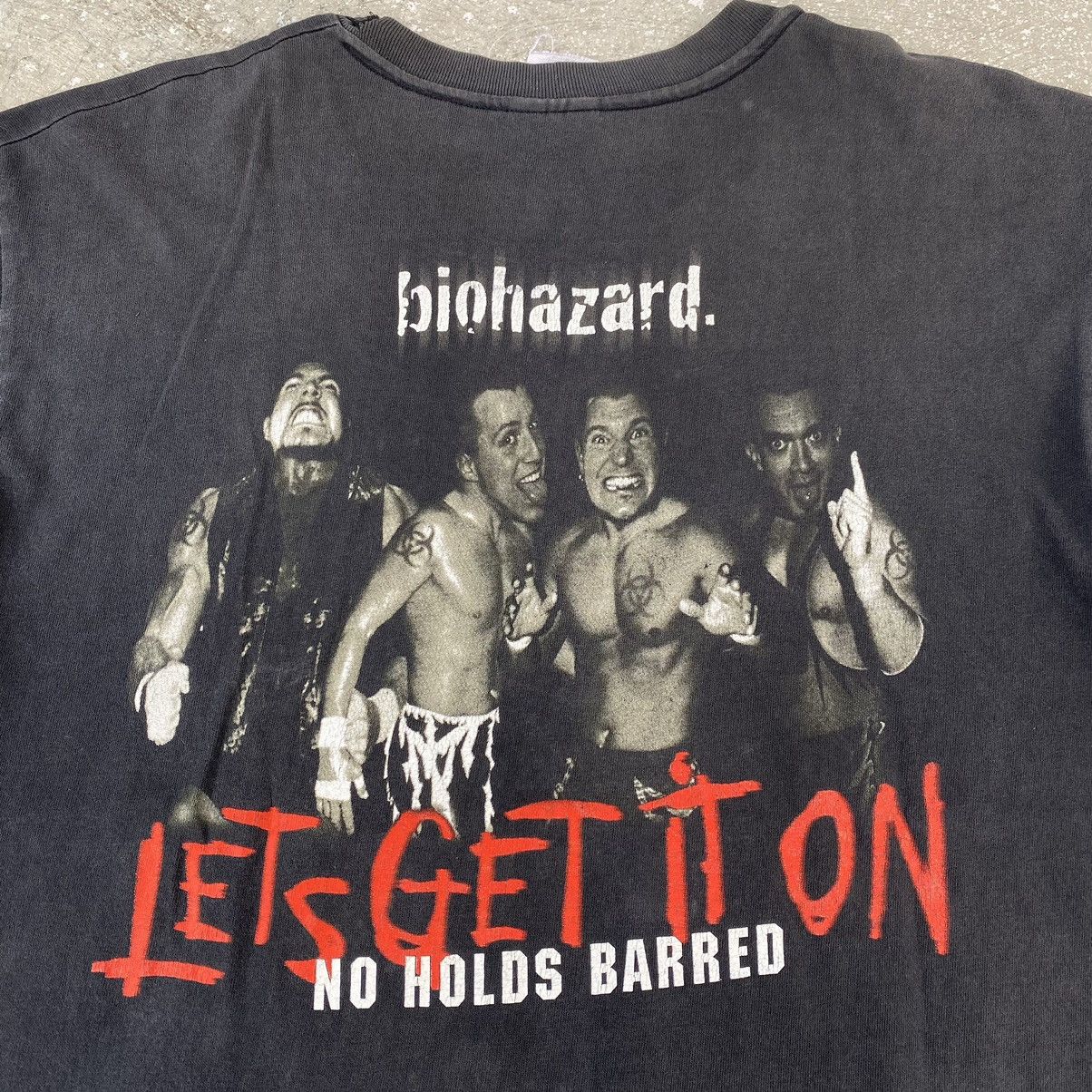 Band Tees Vintage Biohazard no holds barred europe tour Size US L / EU 52-54 / 3 - 4 Thumbnail