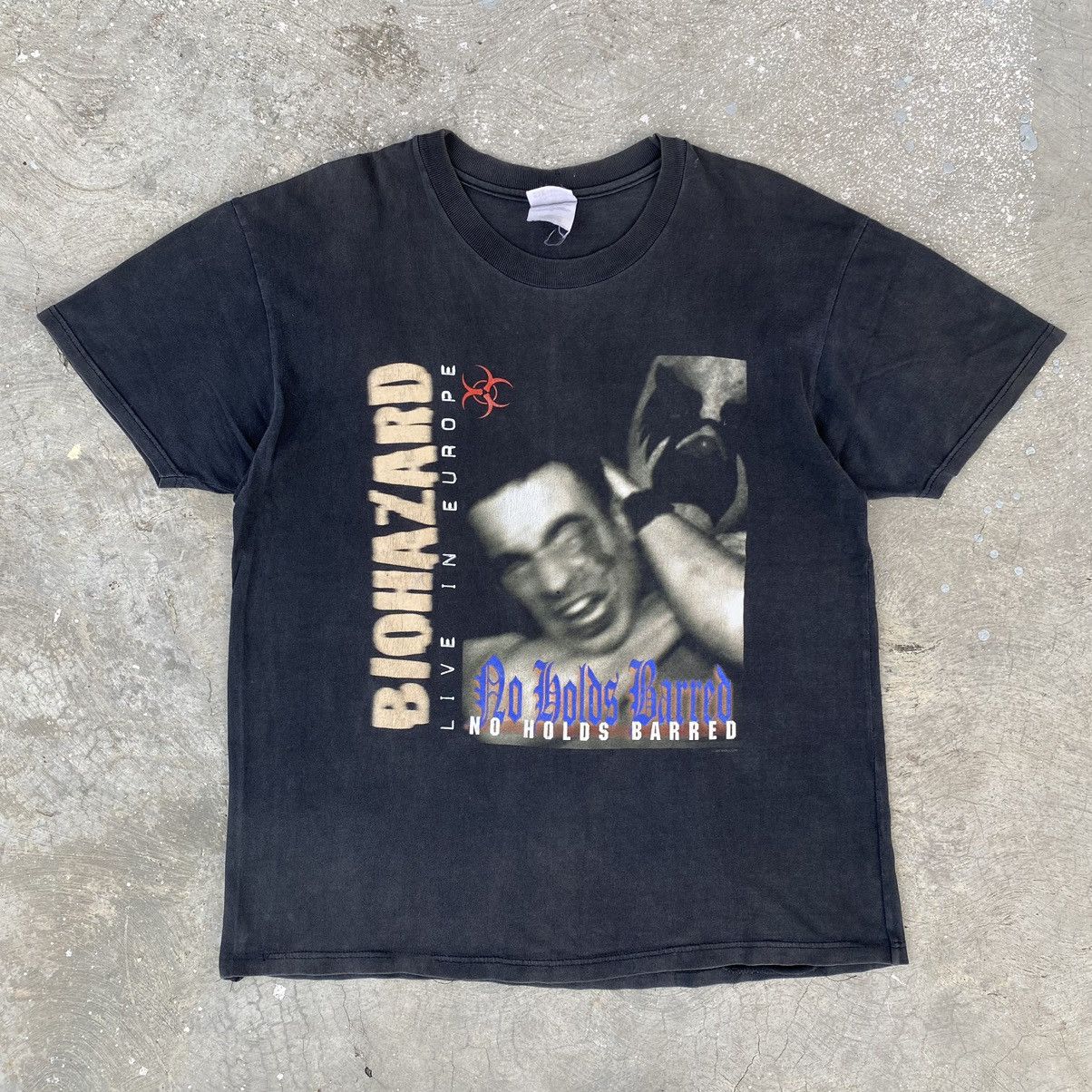 Band Tees Vintage Biohazard no holds barred europe tour Size US L / EU 52-54 / 3 - 1 Thumbnail