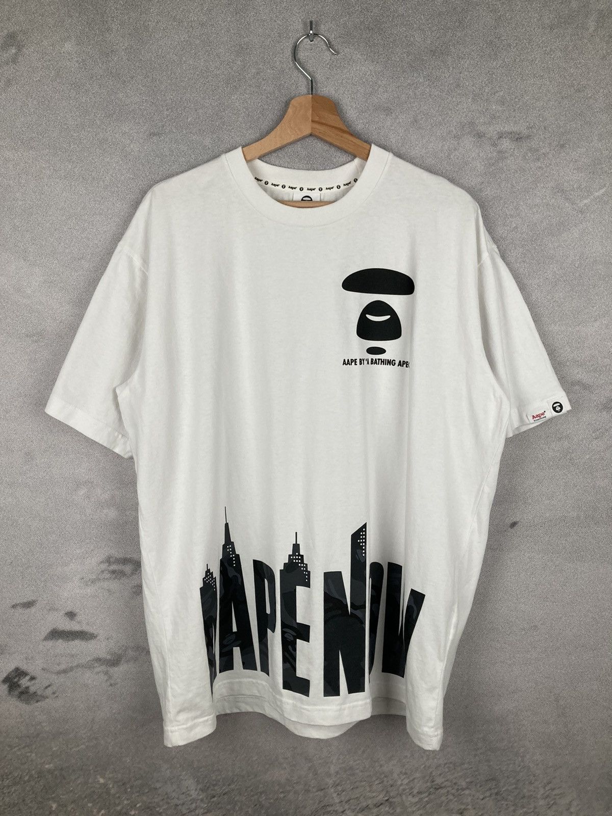 Aape Aape Unvs White Oversized Tee Now Streetwear Graphic Size US L / EU 52-54 / 3 - 1 Thumbnail