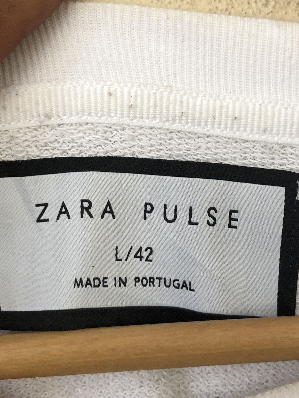 Zara ZARA PULSE LIKE FENDI BAG BUGS DESIGN SWEATSHIRT Size US L / EU 52-54 / 3 - 4 Thumbnail