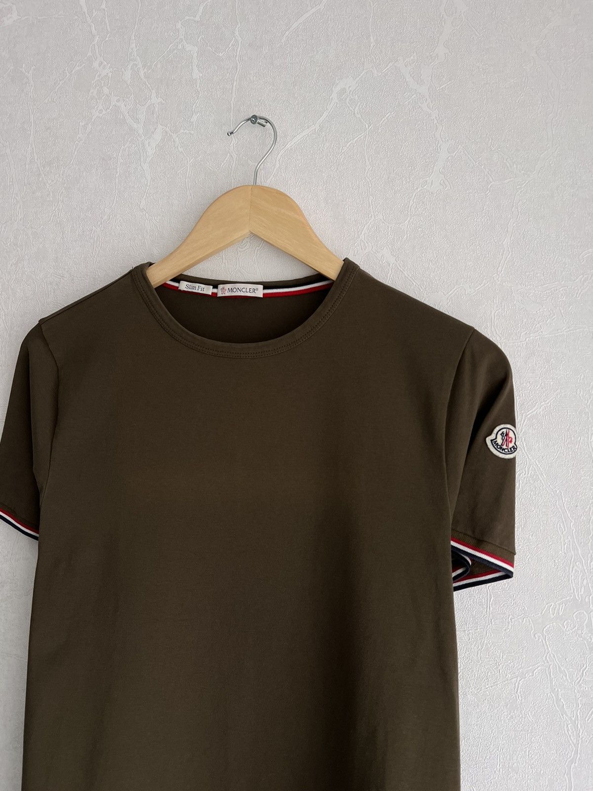 Moncler Moncler T Shirt Slim Fit logo Size US S / EU 44-46 / 1 - 3 Thumbnail