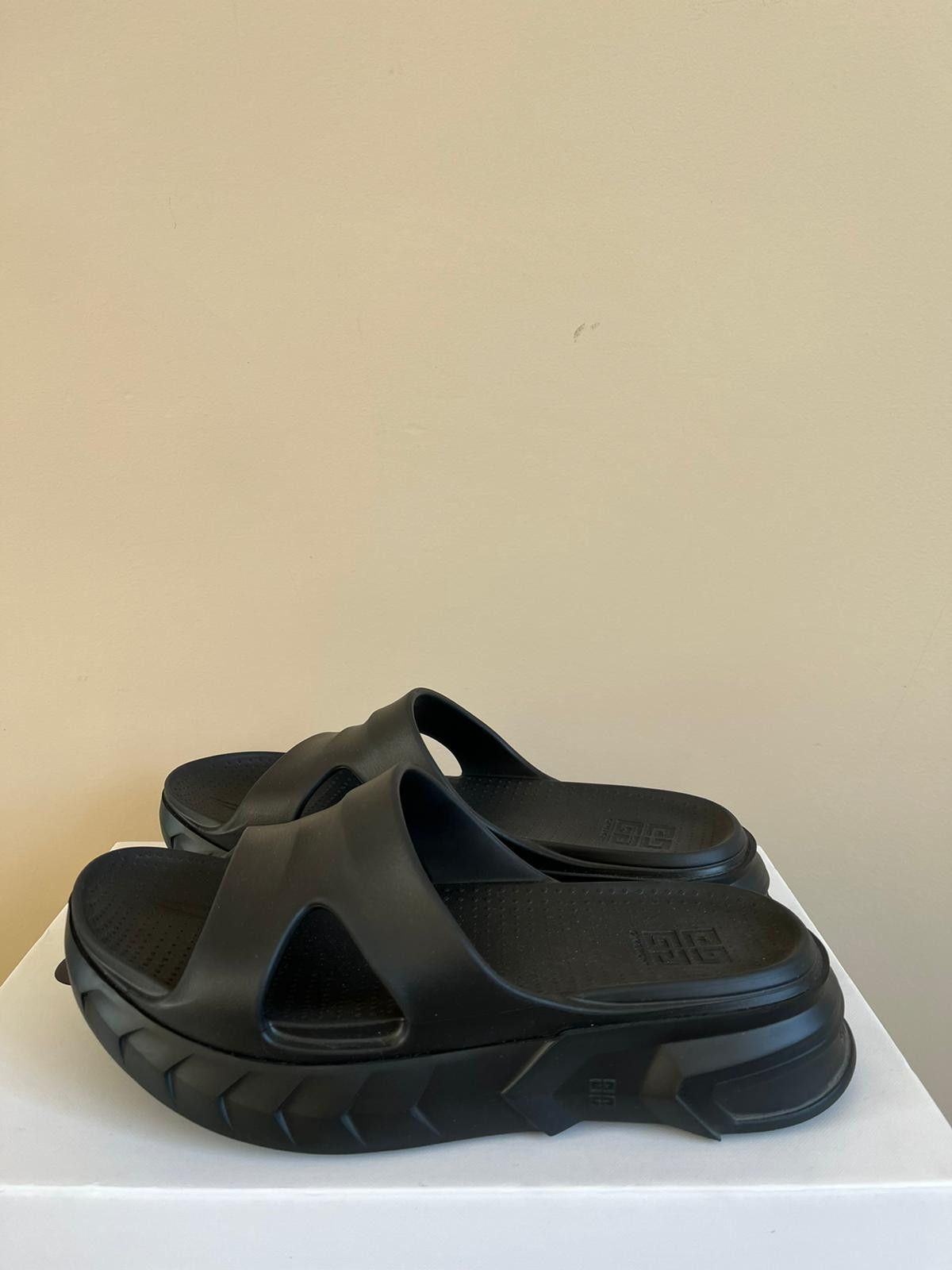 Givenchy Marshmallow Sandals in Black Size US 8 / EU 41 - 11 Thumbnail
