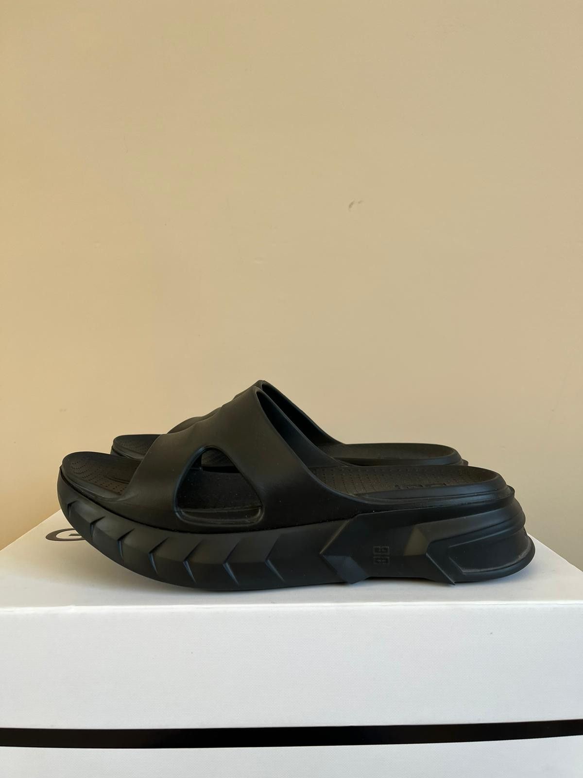 Givenchy Marshmallow Sandals in Black Size US 8 / EU 41 - 1 Thumbnail
