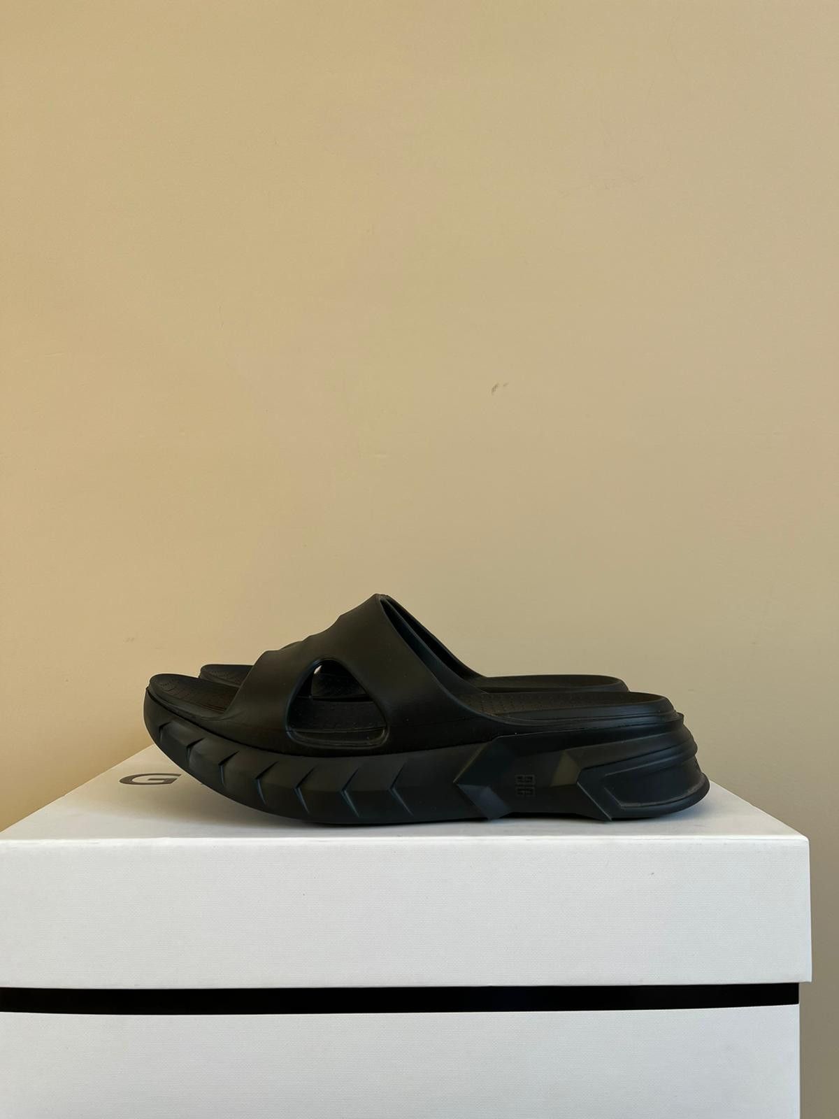 Givenchy Marshmallow Sandals in Black Size US 8 / EU 41 - 4 Thumbnail