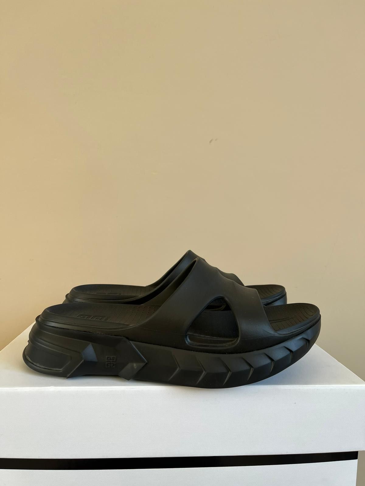 Givenchy Marshmallow Sandals in Black Size US 8 / EU 41 - 8 Thumbnail
