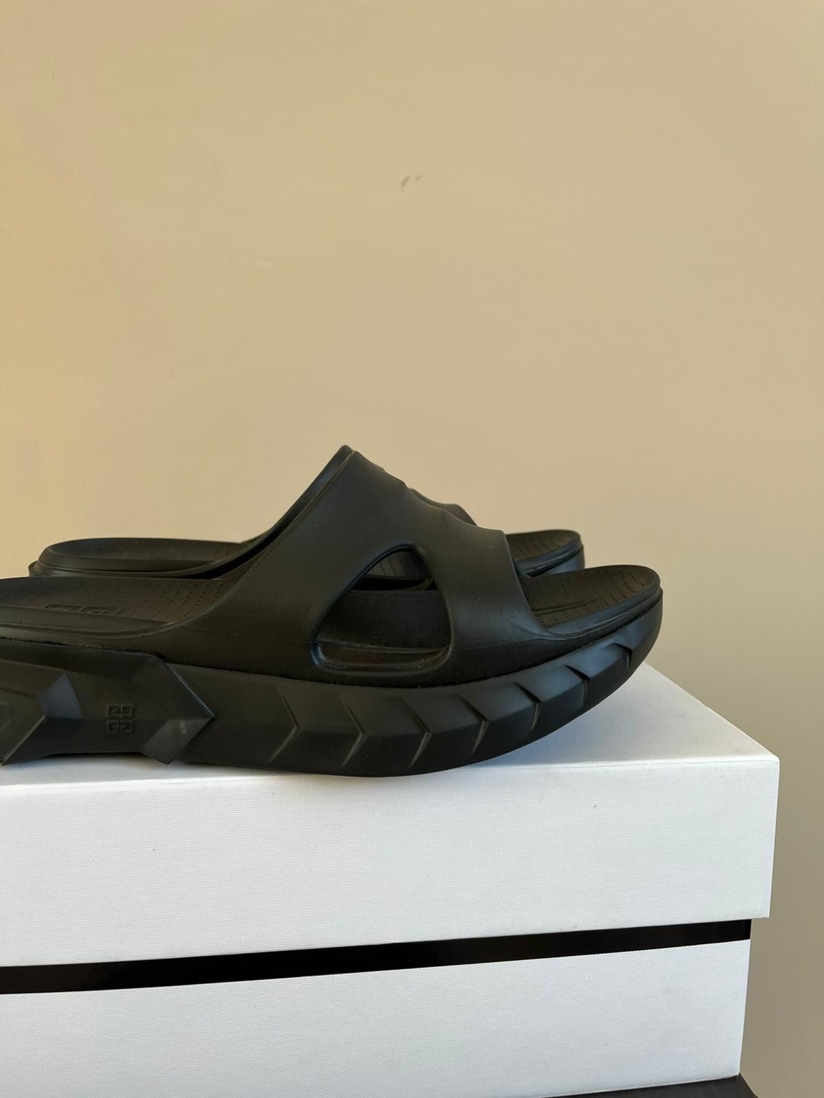 Givenchy Marshmallow Sandals in Black Size US 8 / EU 41 - 10 Thumbnail