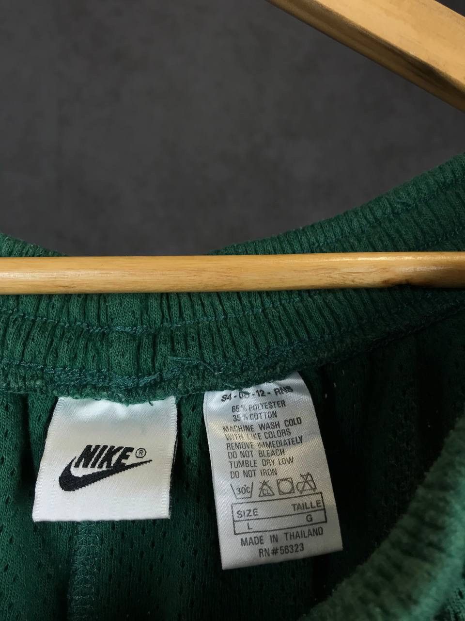Nike Nike swoosh streetwear vintage green shorts Size US 34 / EU 50 - 3 Thumbnail
