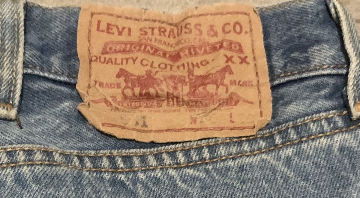 Levi's Vintage Levis 501 Faded Blue Jeans Size US 44 / EU 60 - 8 Thumbnail