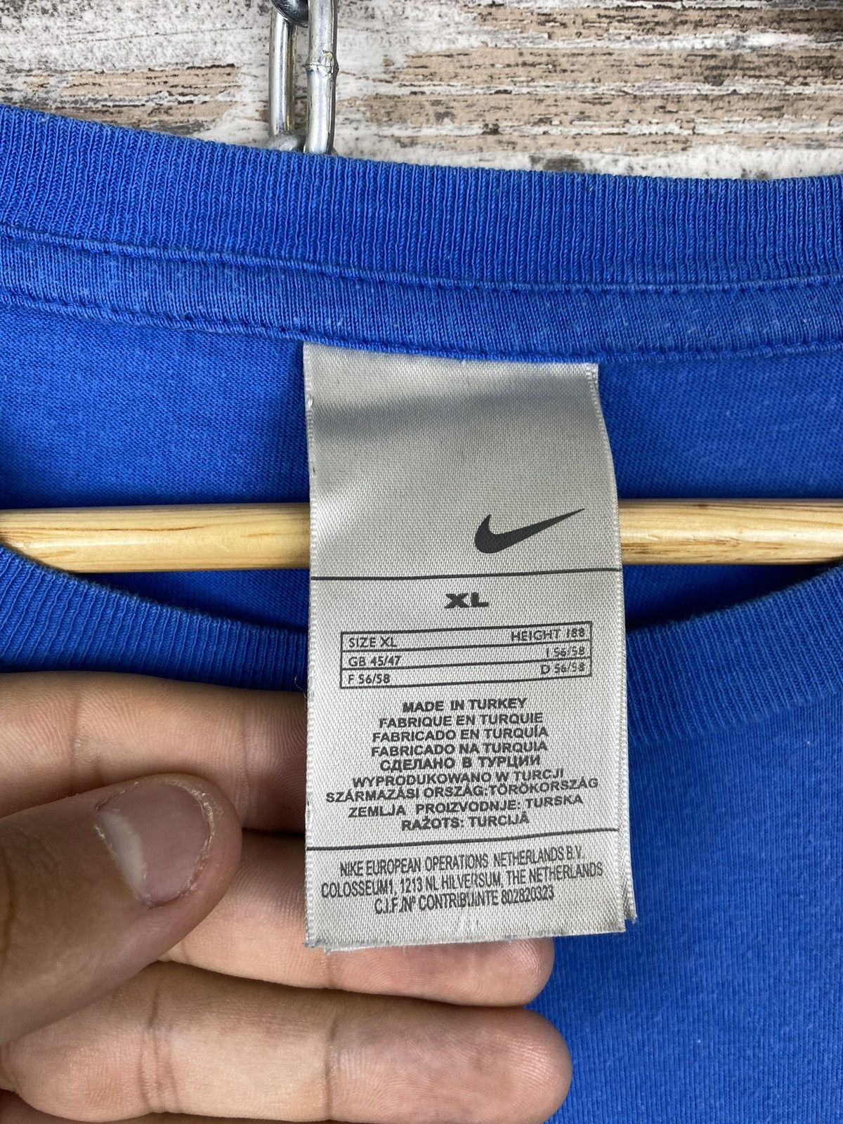 Nike Mens Vintage Nike centre swoosh T Shirt rare y2k tee drill Size US XL / EU 56 / 4 - 7 Thumbnail