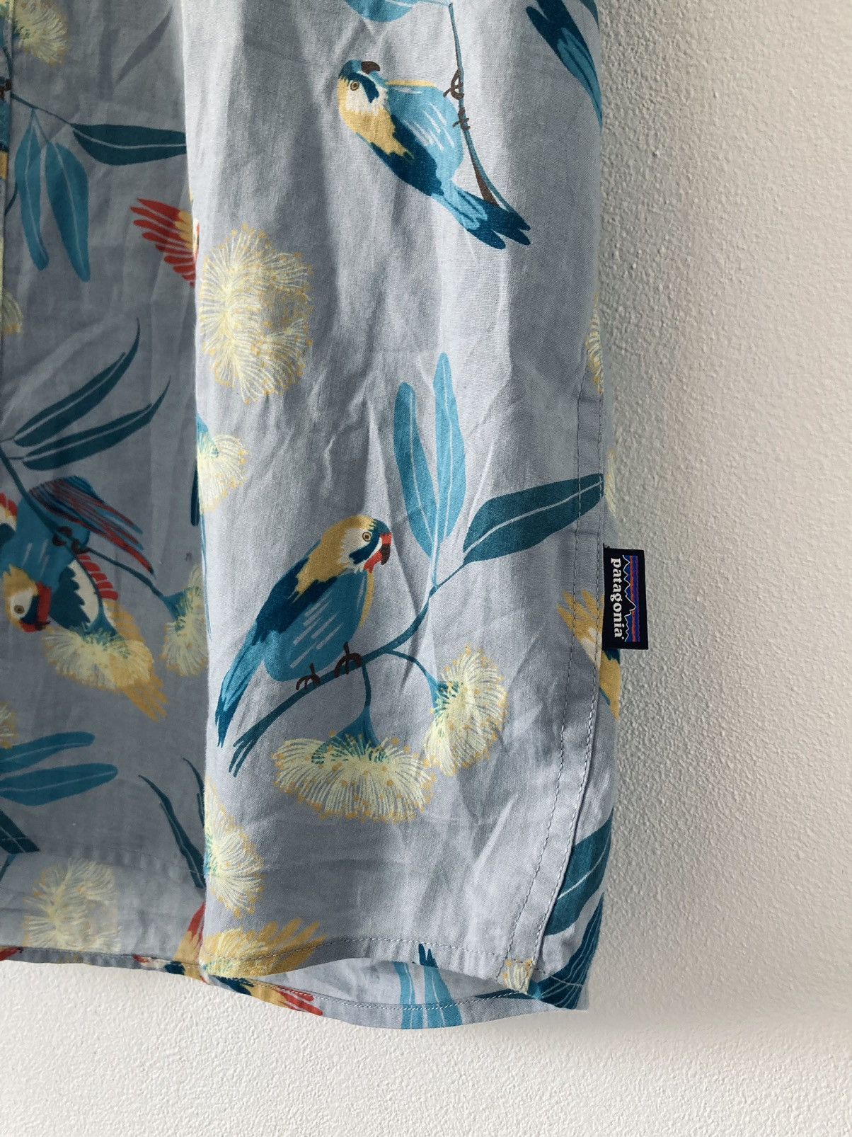 Patagonia PARROT PRINT HAWAIIAN SHIRT Size US L / EU 52-54 / 3 - 2 Thumbnail