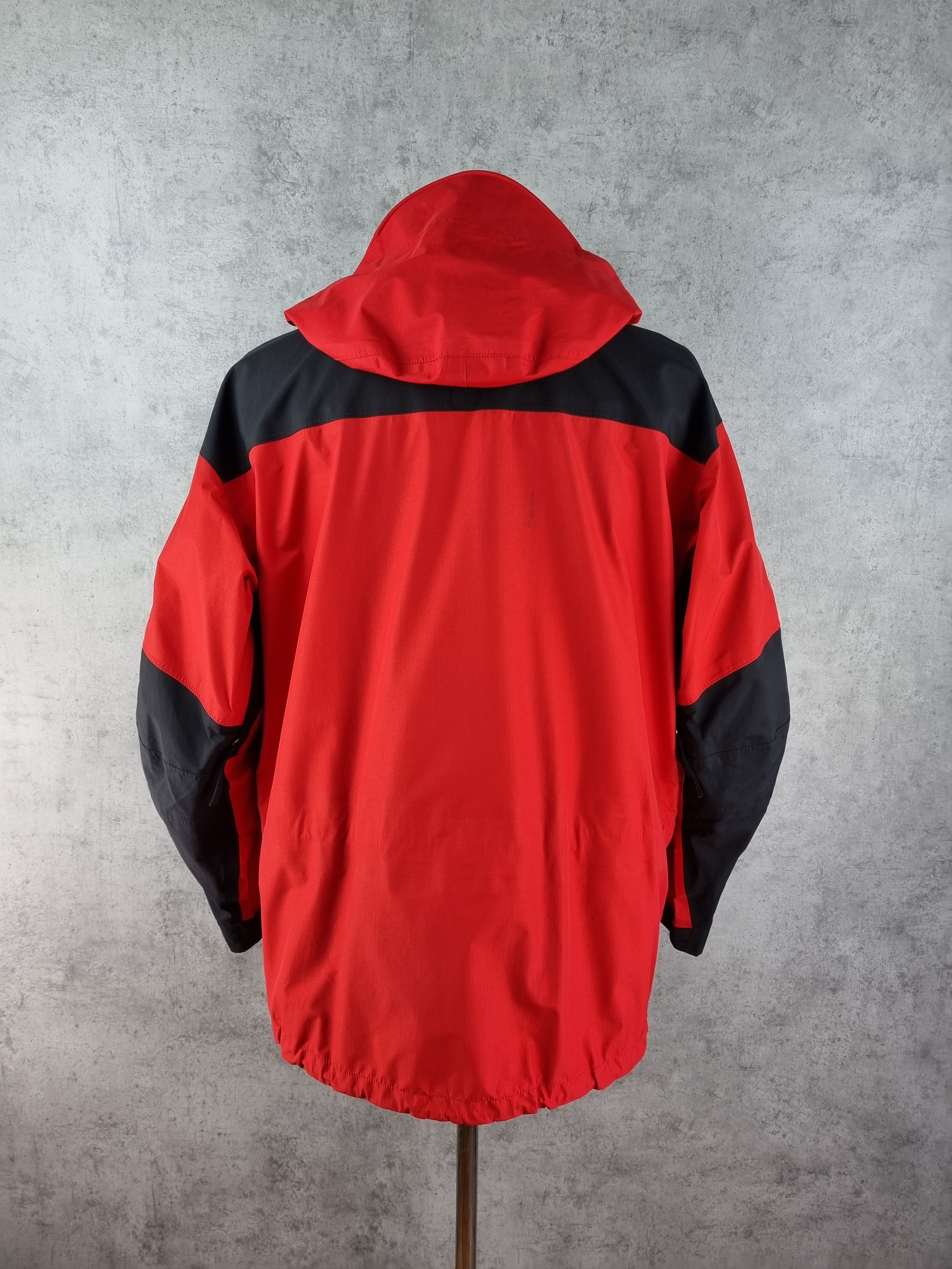 Goretex × Mountain Hardwear Rare Mountain Hardwear Goretex Jacket like Arcteryx Size US M / EU 48-50 / 2 - 7 Thumbnail