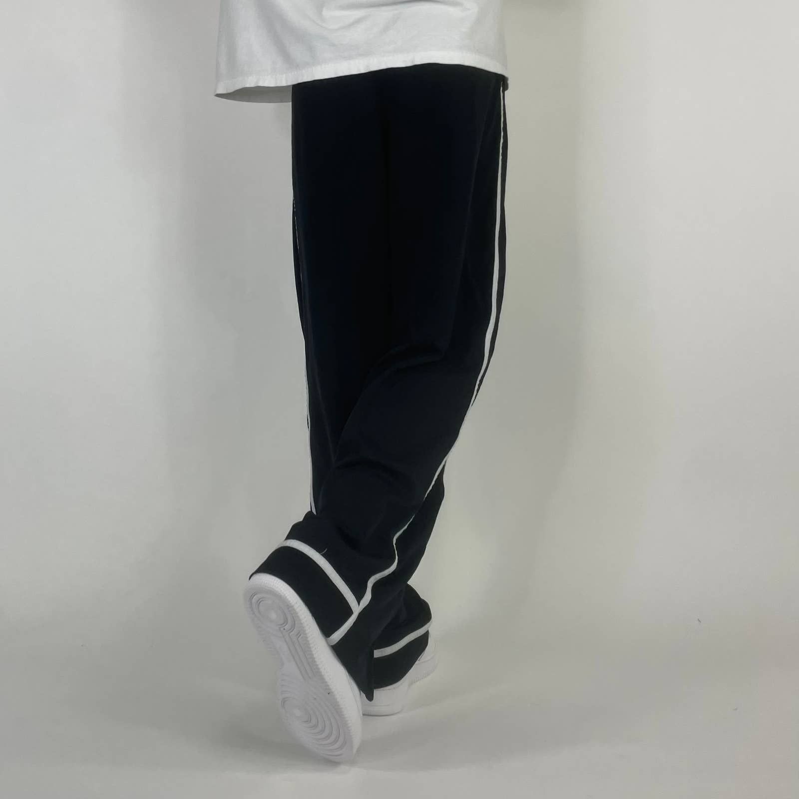 Nike × Vintage Vintage 90's Nike Streetwear Sweatpants Size US 36 / EU 52 - 2 Thumbnail