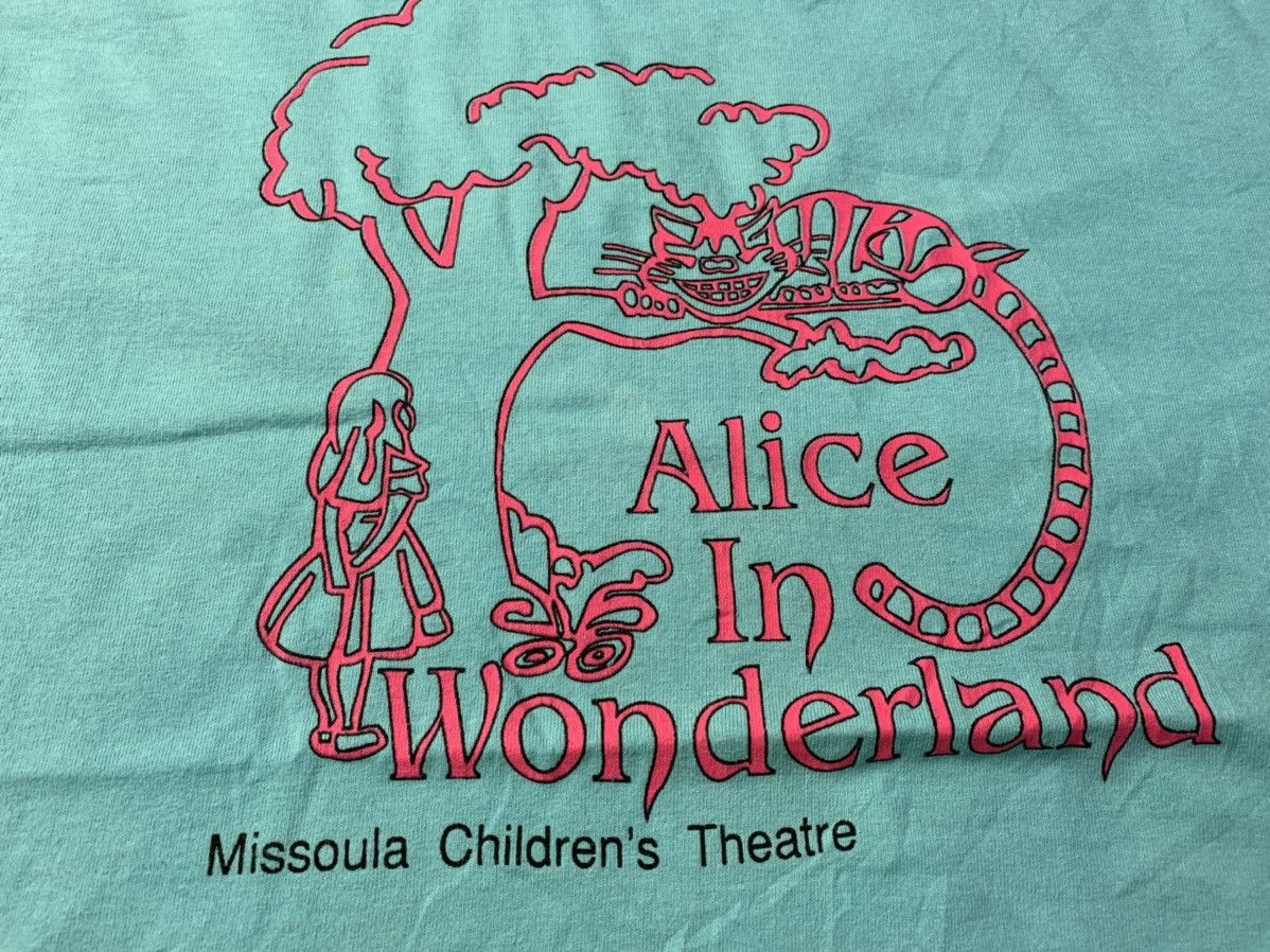 Vintage Vintage Alice in Wonderland Film 50/50 Tee Usa Size US S / EU 44-46 / 1 - 2 Thumbnail