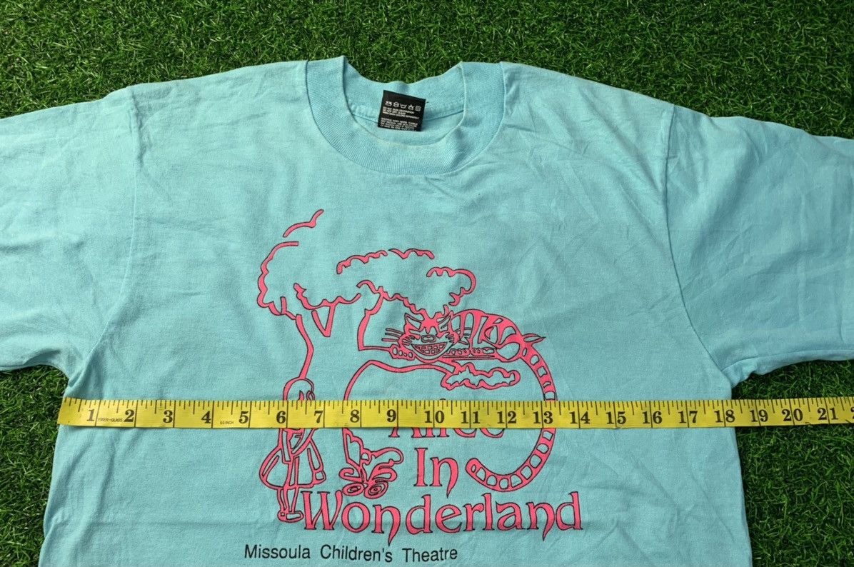 Vintage Vintage Alice in Wonderland Film 50/50 Tee Usa Size US S / EU 44-46 / 1 - 6 Thumbnail