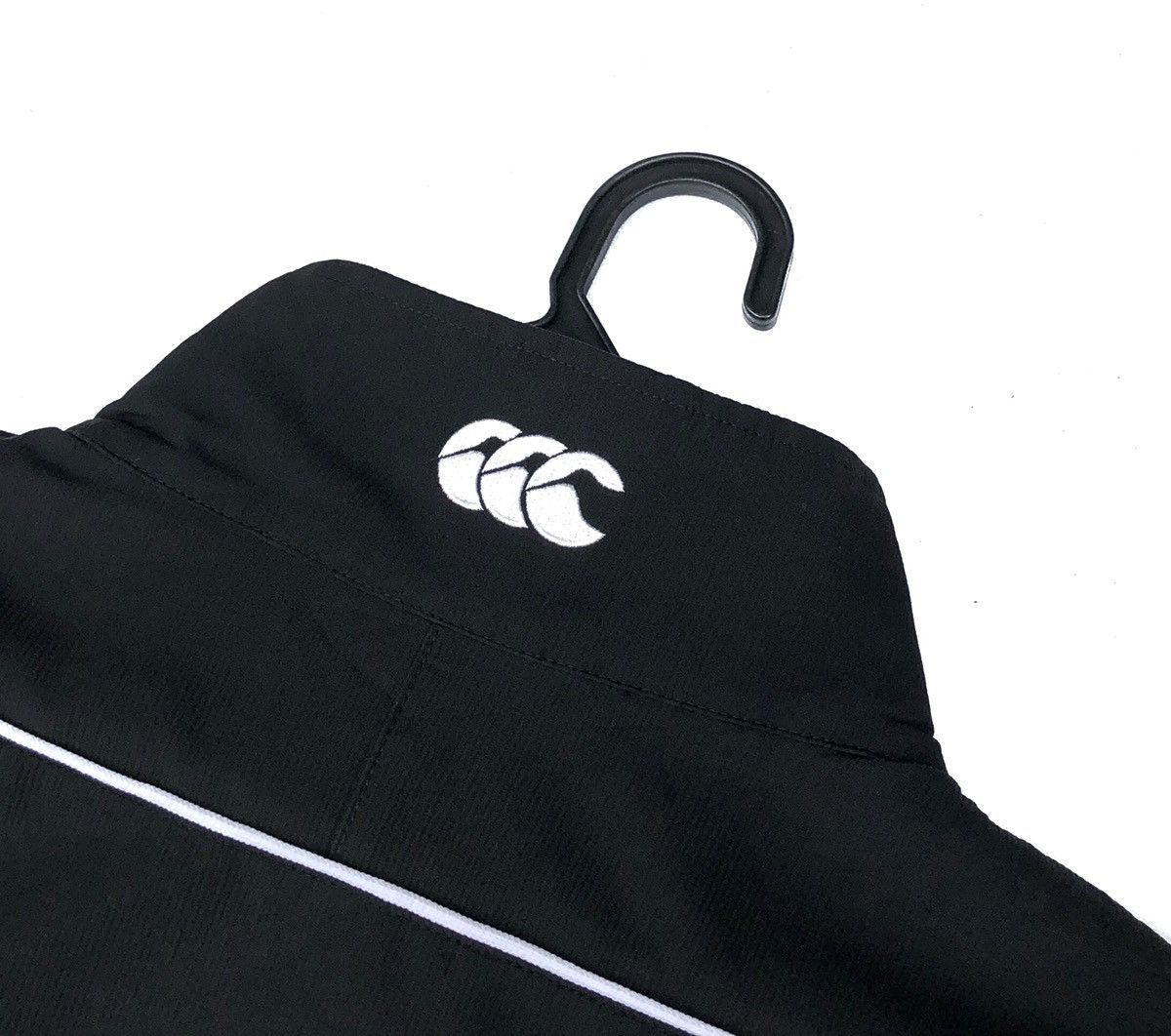 Canterbury of New Zealand Canterbury Embossed Logo Windbreaker Size US XL / EU 56 / 4 - 5 Thumbnail