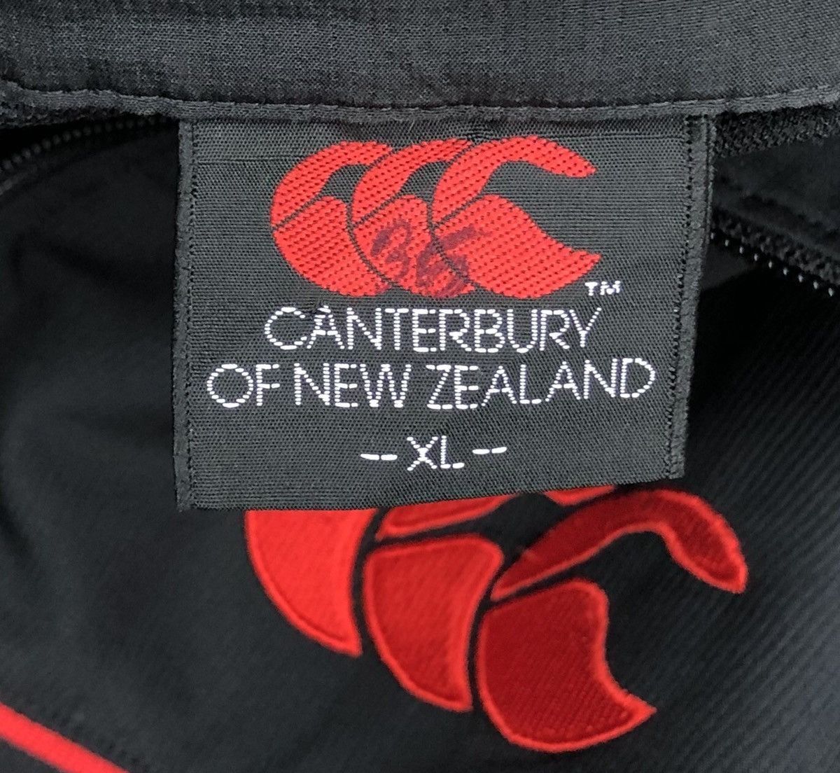 Canterbury of New Zealand Canterbury Embossed Logo Windbreaker Size US XL / EU 56 / 4 - 9 Thumbnail