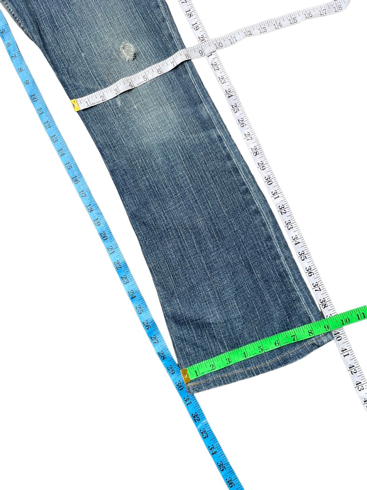 Levi's × Vintage Vintage 2003 Levis 50518 Flare Premium Distresed Size 31" - 18 Thumbnail