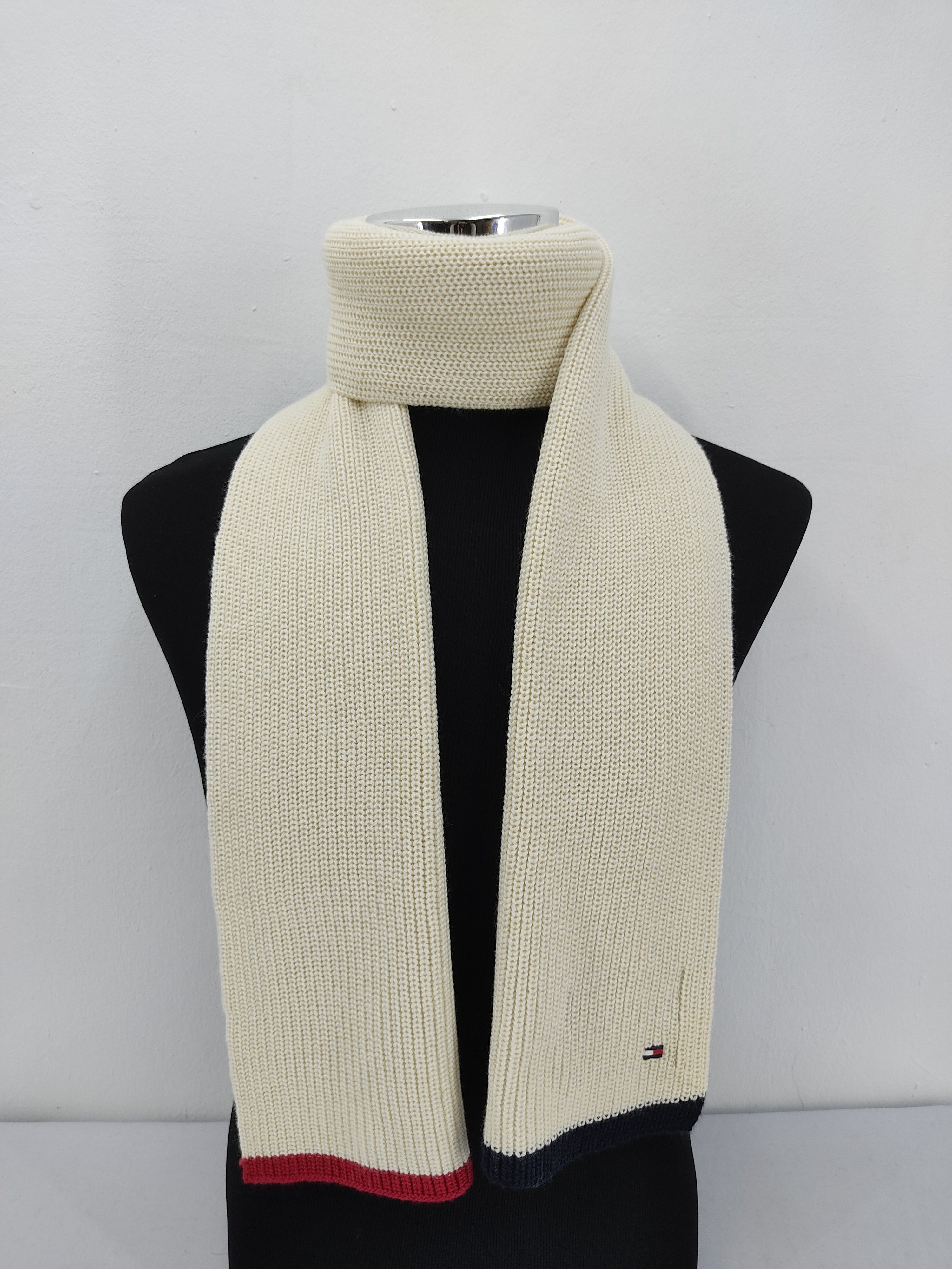 Tommy Hilfiger Vintage Tommy Hilfiger Scarf / Muffler / Neckwear Size ONE SIZE - 1 Thumbnail