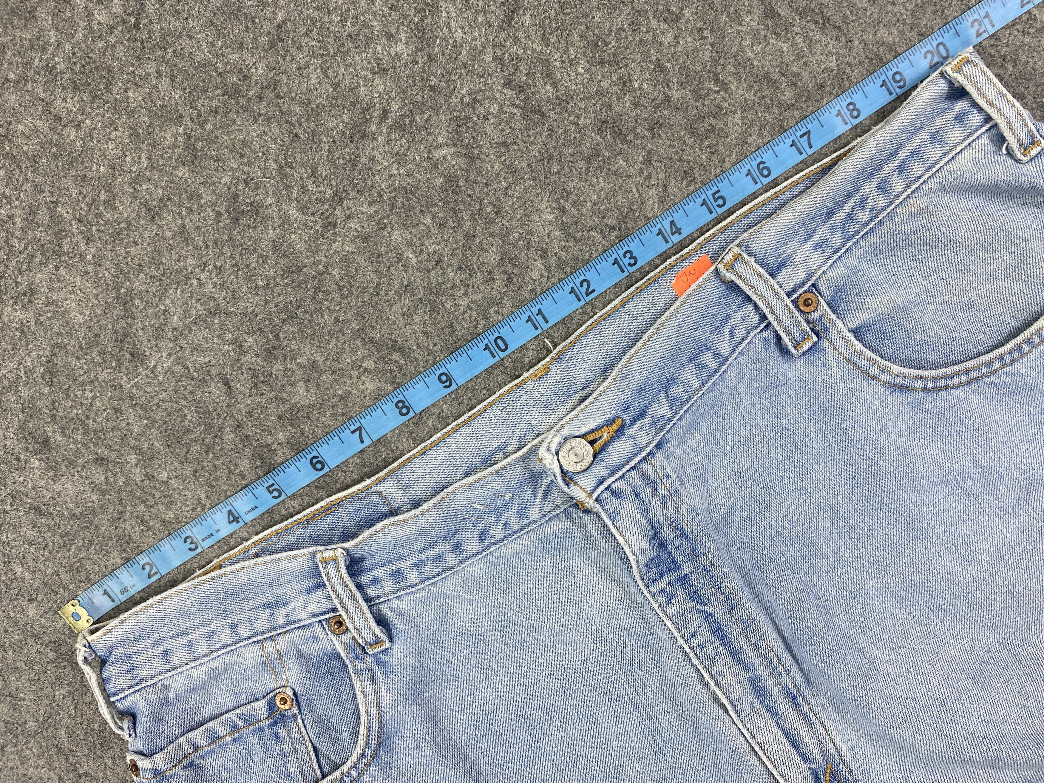 Levi's Light Blue Wash Vintage Levi's 560 41x33 Denim -JN1947 Size US 41 - 5 Thumbnail