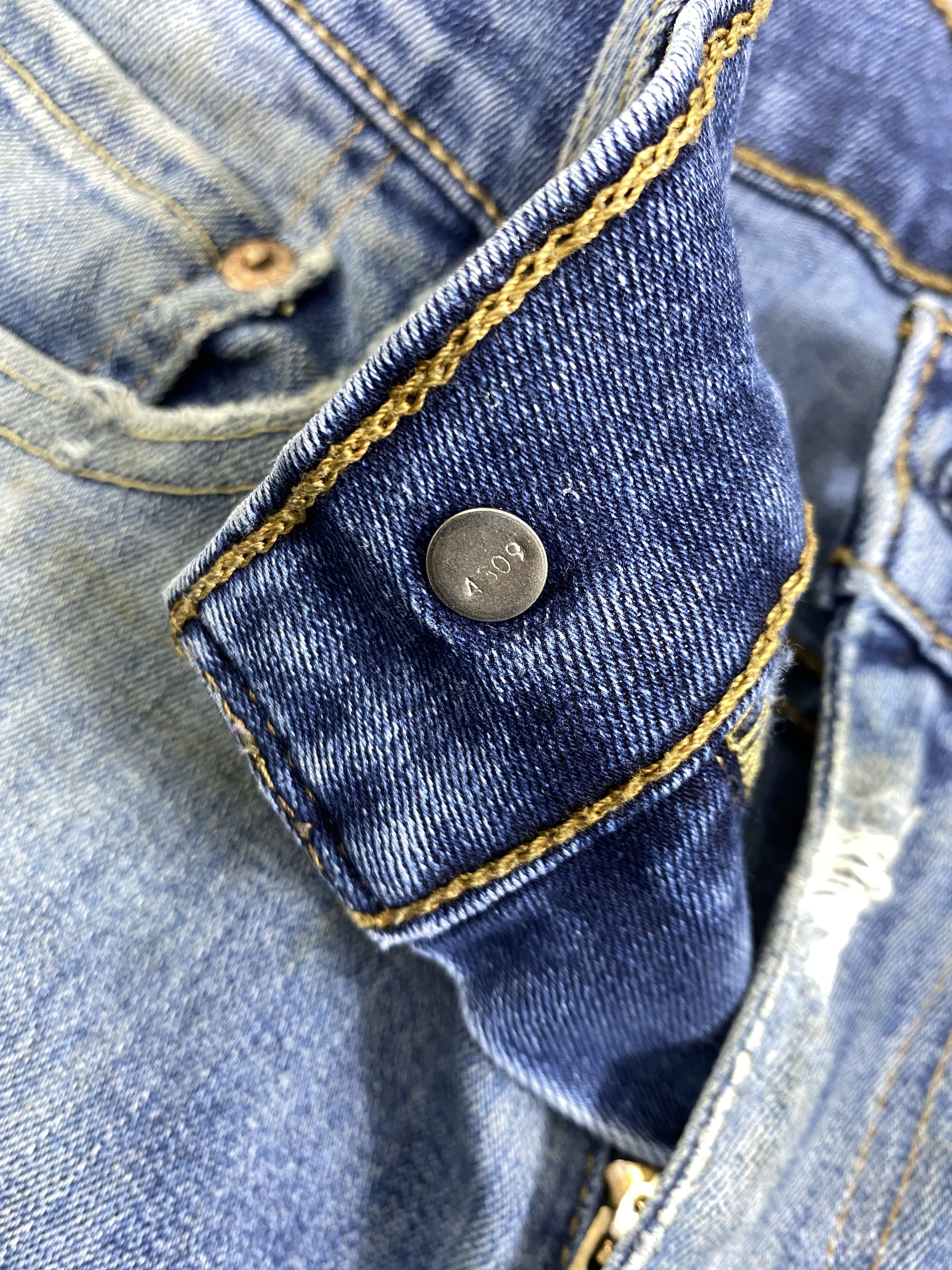 Blue Distressed Vintage Levi's 551 Jeans 30x29.5 -SJ114
