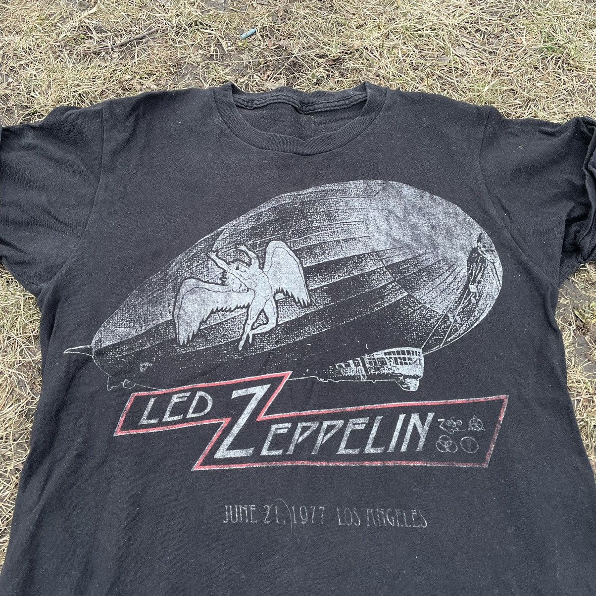 Vintage Vintage 90s Led Zeppelin Sun Faded Graphic Tee Grunge Slim L Size US L / EU 52-54 / 3 - 4 Thumbnail
