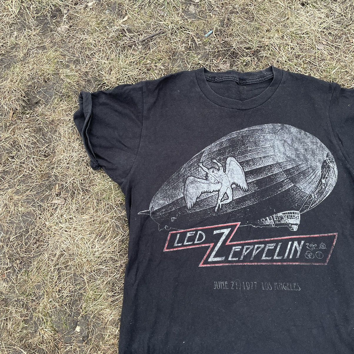 Vintage Vintage 90s Led Zeppelin Sun Faded Graphic Tee Grunge Slim L Size US L / EU 52-54 / 3 - 3 Thumbnail