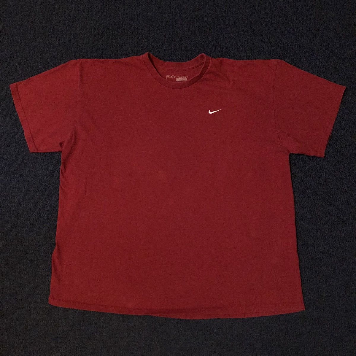 Nike × Vintage Vintage 00s Nike Burgundy Swoosh Regular Fit Basic Logo Tee Size US XXL / EU 58 / 5 - 3 Thumbnail