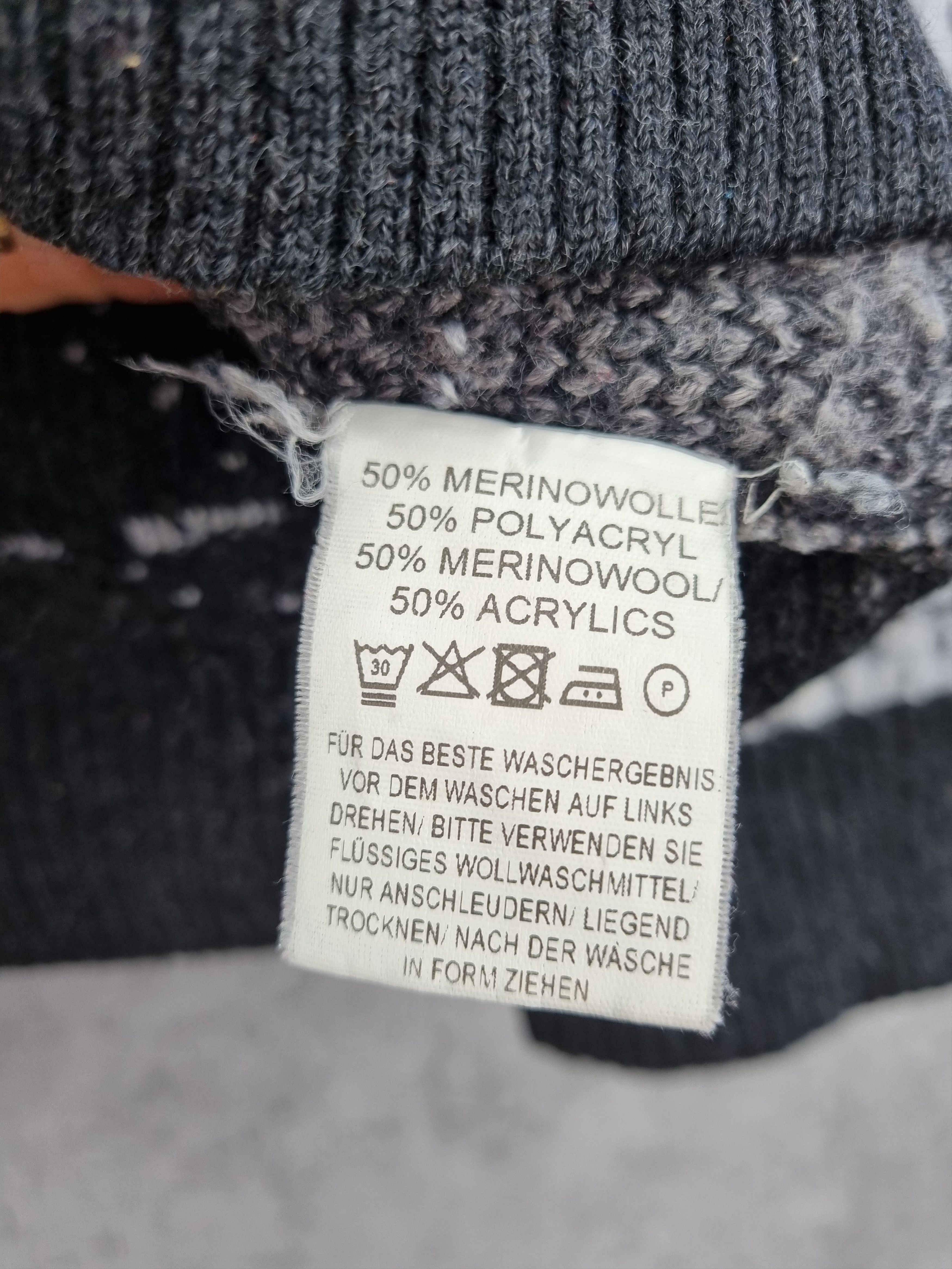 Carlo Colucci 90s Carlo Colucci Rare Knitted Italy Map Sweater Size US S / EU 44-46 / 1 - 10 Thumbnail