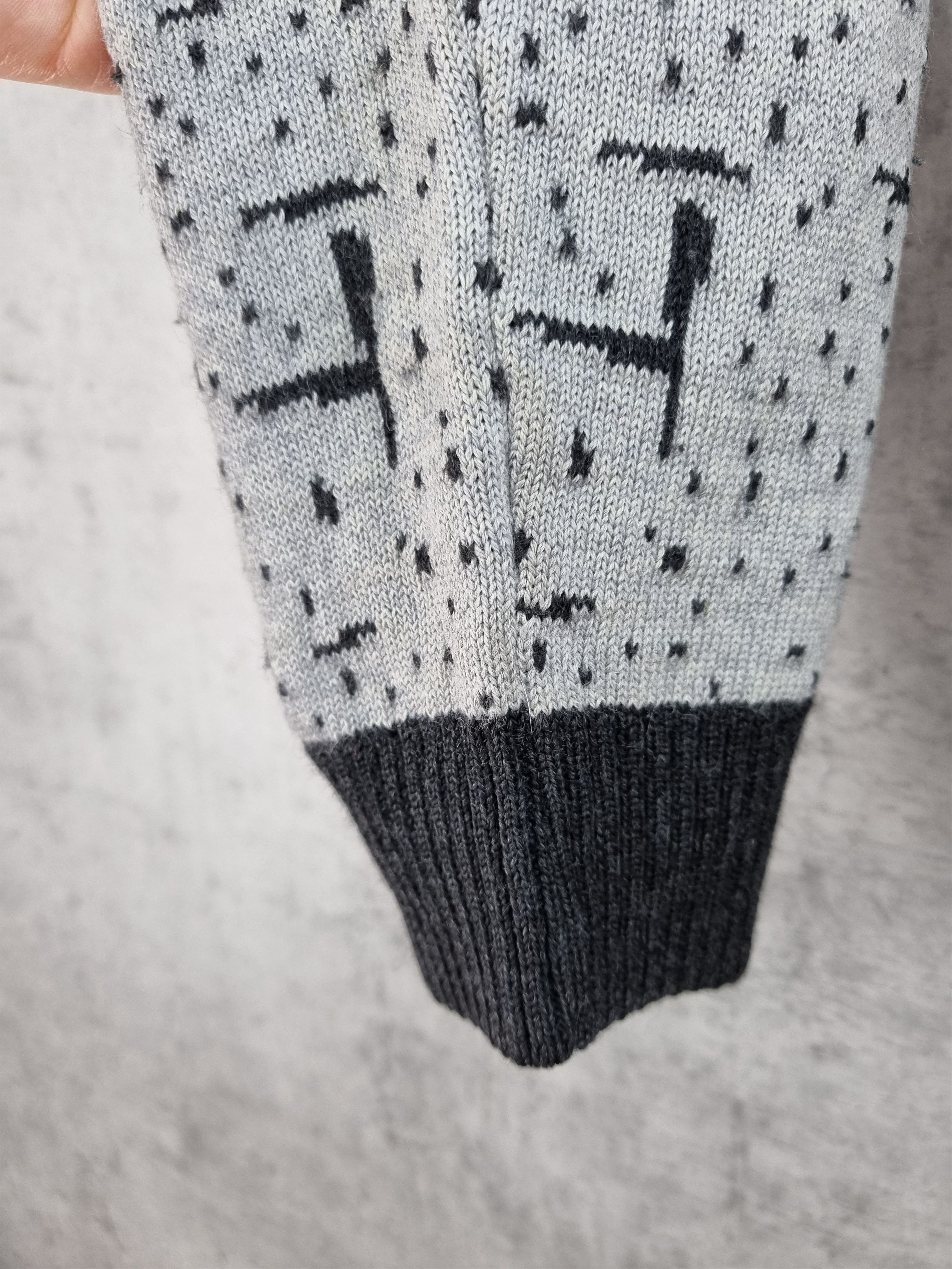 Carlo Colucci 90s Carlo Colucci Rare Knitted Italy Map Sweater Size US S / EU 44-46 / 1 - 13 Thumbnail