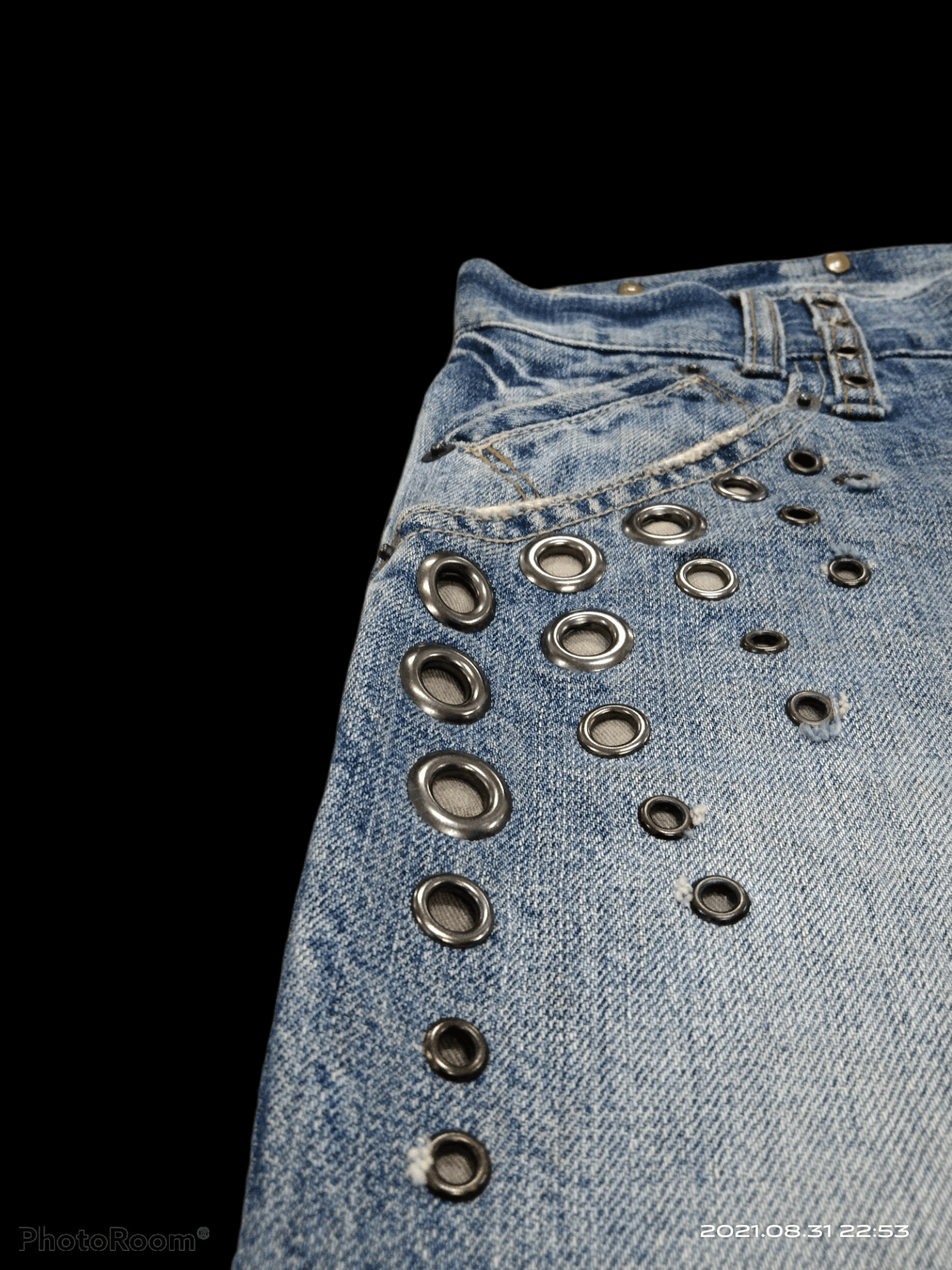 Seditionaries DiSTRESSED JAPANESE BRAND BUFFALO JEANS STUDDED DENIM PANTS Size US 32 / EU 48 - 5 Thumbnail