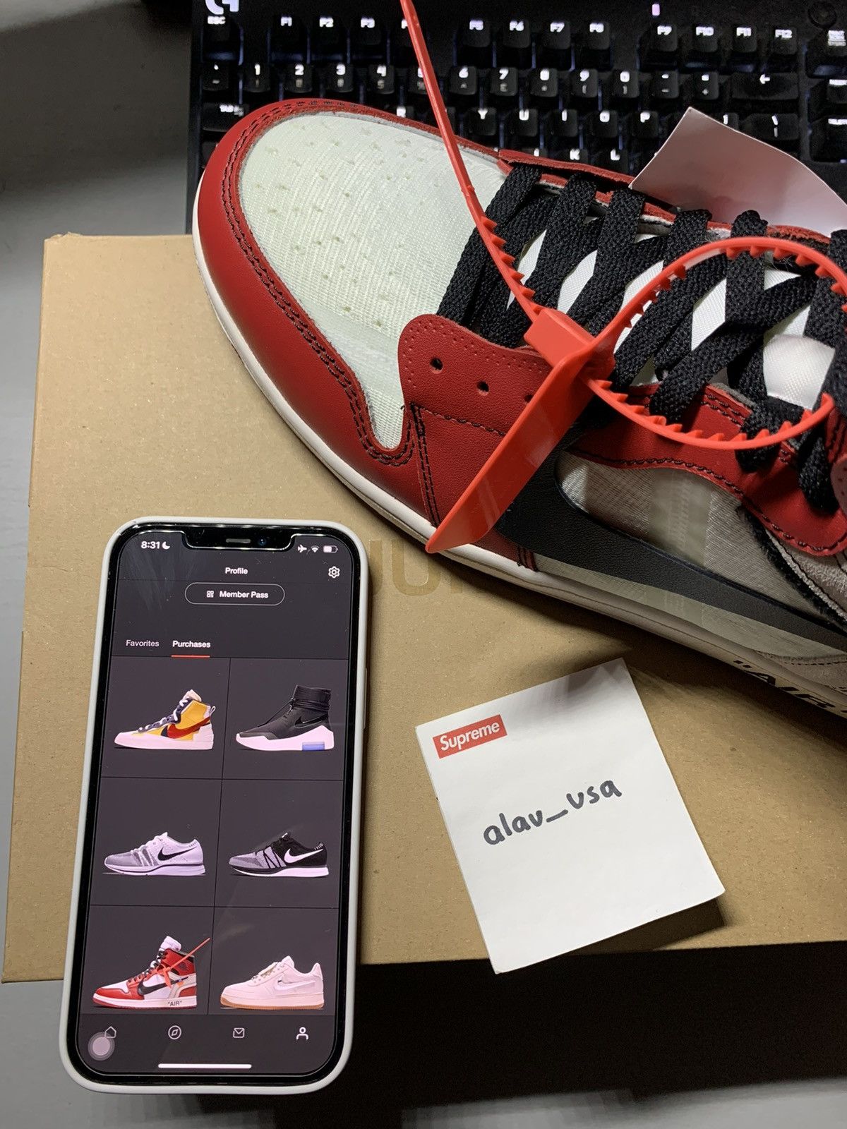 Jordan Brand × Off-White Nike X Off-White Air Jordan 1 Size US 12 / EU 45 - 18 Thumbnail