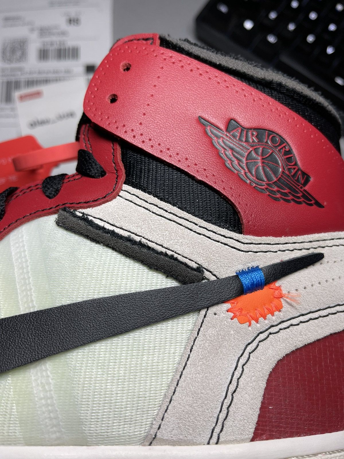 Jordan Brand × Off-White Nike X Off-White Air Jordan 1 Size US 12 / EU 45 - 9 Thumbnail