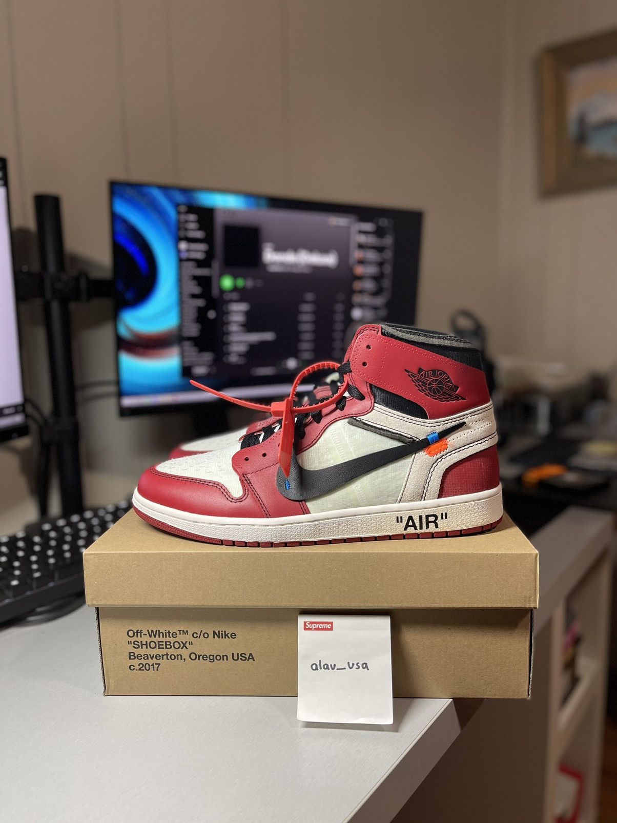 Jordan Brand × Off-White Nike X Off-White Air Jordan 1 Size US 12 / EU 45 - 2 Thumbnail