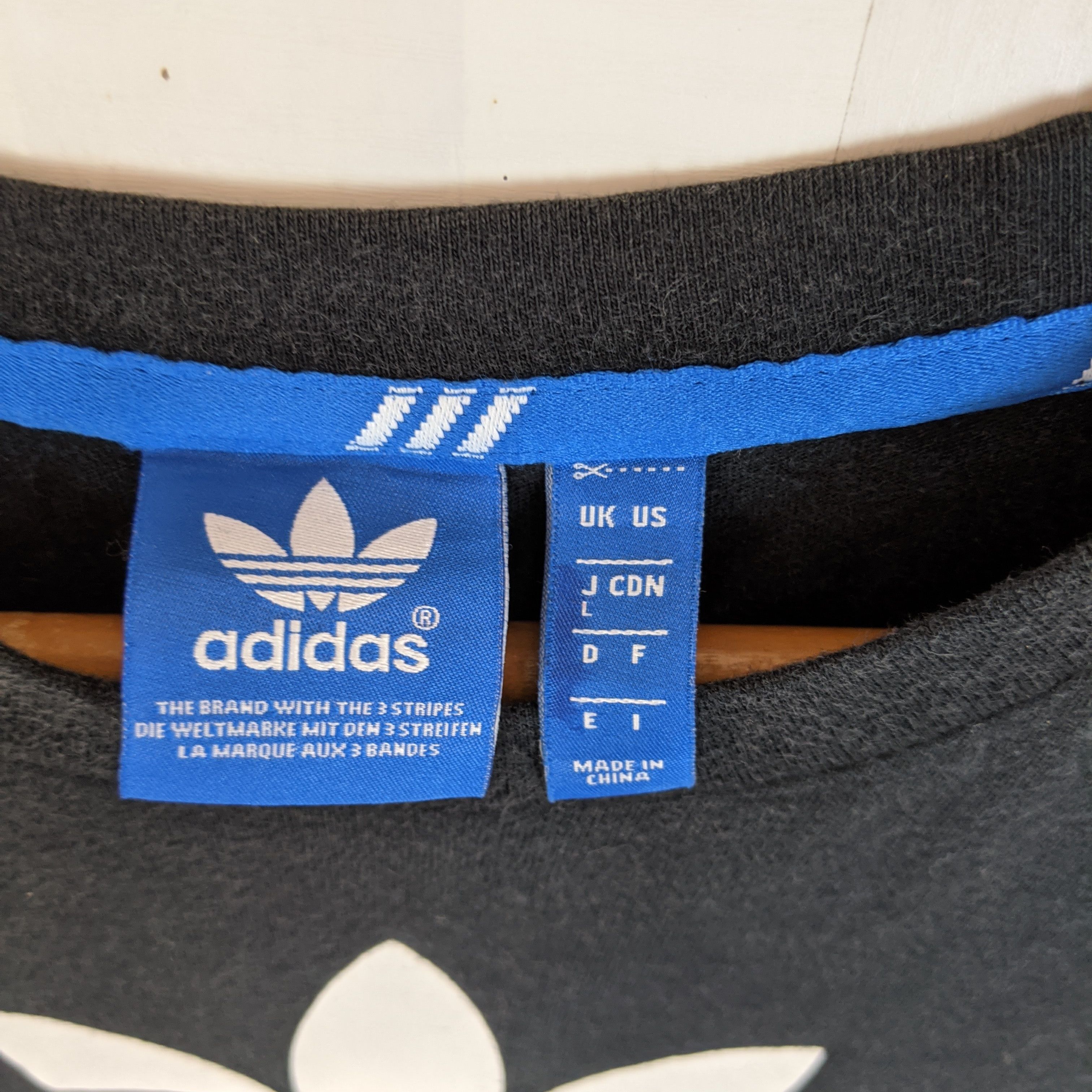 Adidas ADIDAS Trefoil Torsion Big Logo T-Shirt Size US L / EU 52-54 / 3 - 8 Thumbnail