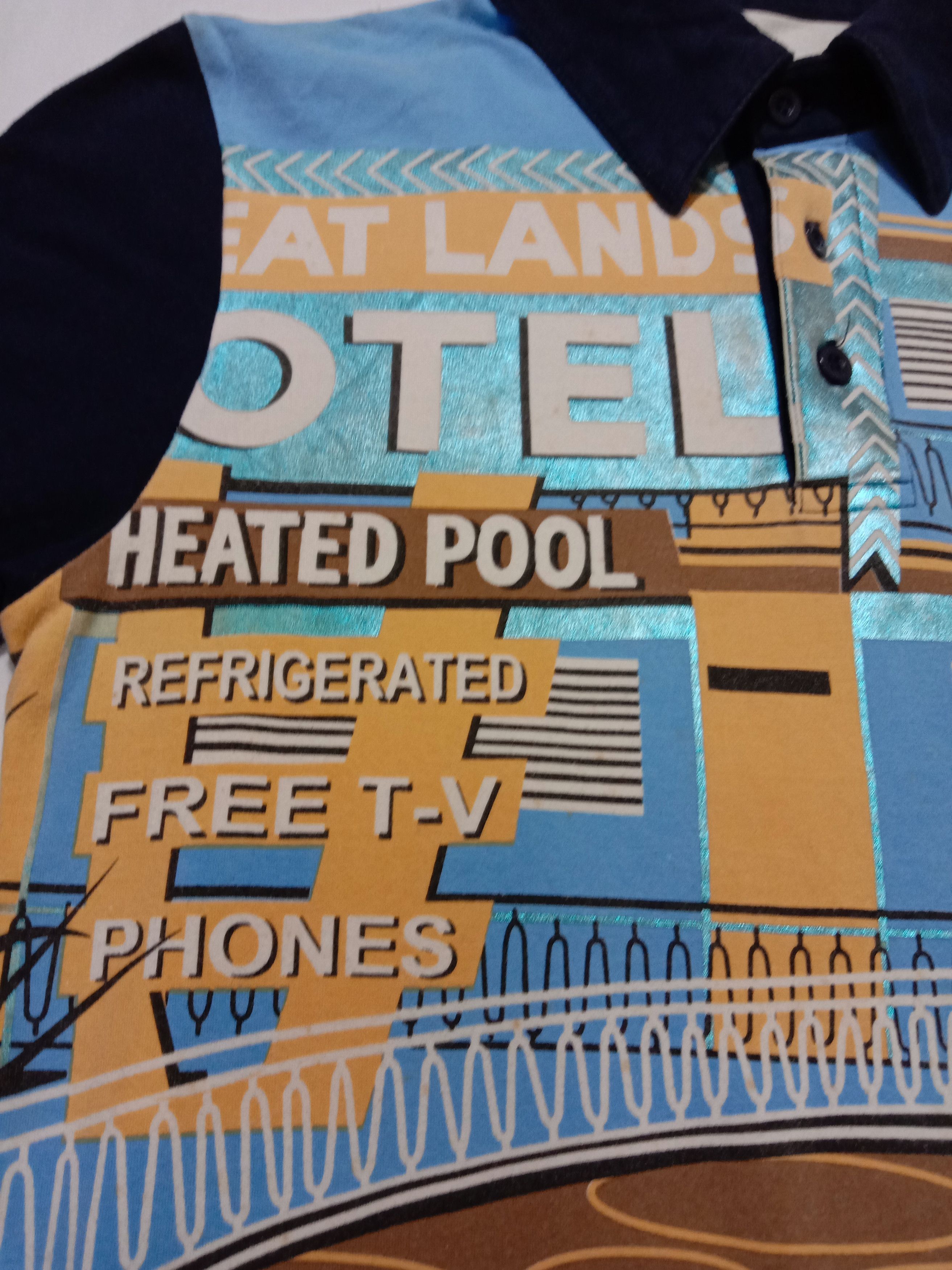 Japanese Brand Rare All Over Printed Graphic Art Hotel Promo Polo Shirt Size US S / EU 44-46 / 1 - 8 Thumbnail