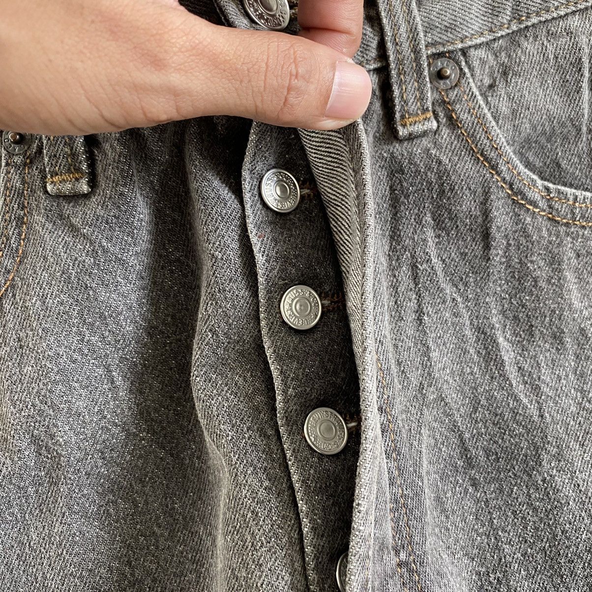 Levi's Size 30x29.5 VTG Late 80’s Levi's 501 Ash Gray Denim Jeans Size US 30 / EU 46 - 7 Thumbnail