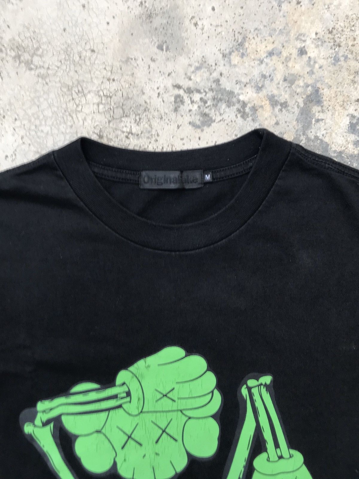 Kaws × Medicom Toy × Original Fake Original Fake x Kaws Skull OG Design Size US M / EU 48-50 / 2 - 4 Thumbnail