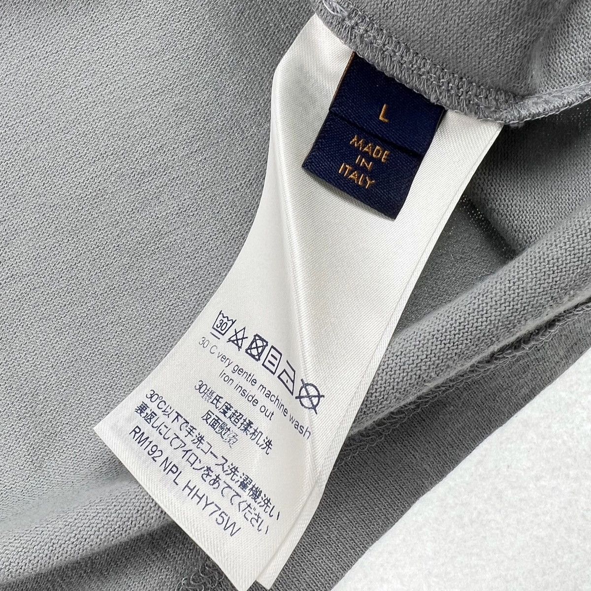 Louis Vuitton Louis Vuitton Embroidered Plastron T Shirt Size US L / EU 52-54 / 3 - 5 Thumbnail
