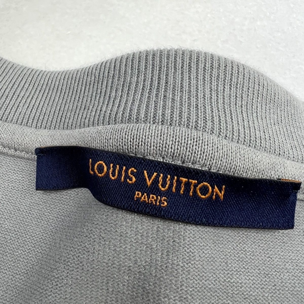 Louis Vuitton Louis Vuitton Embroidered Plastron T Shirt Size US L / EU 52-54 / 3 - 4 Thumbnail