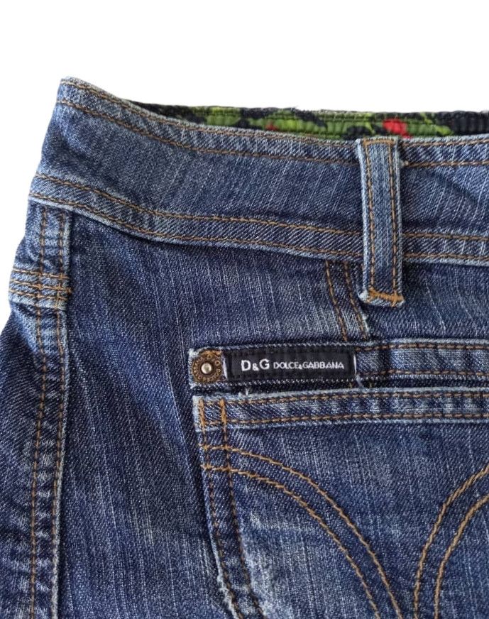 Dolce & Gabbana × Japanese Brand Vintage D&G Denim Skirt Size 30" / US 8 / IT 44 - 9 Thumbnail