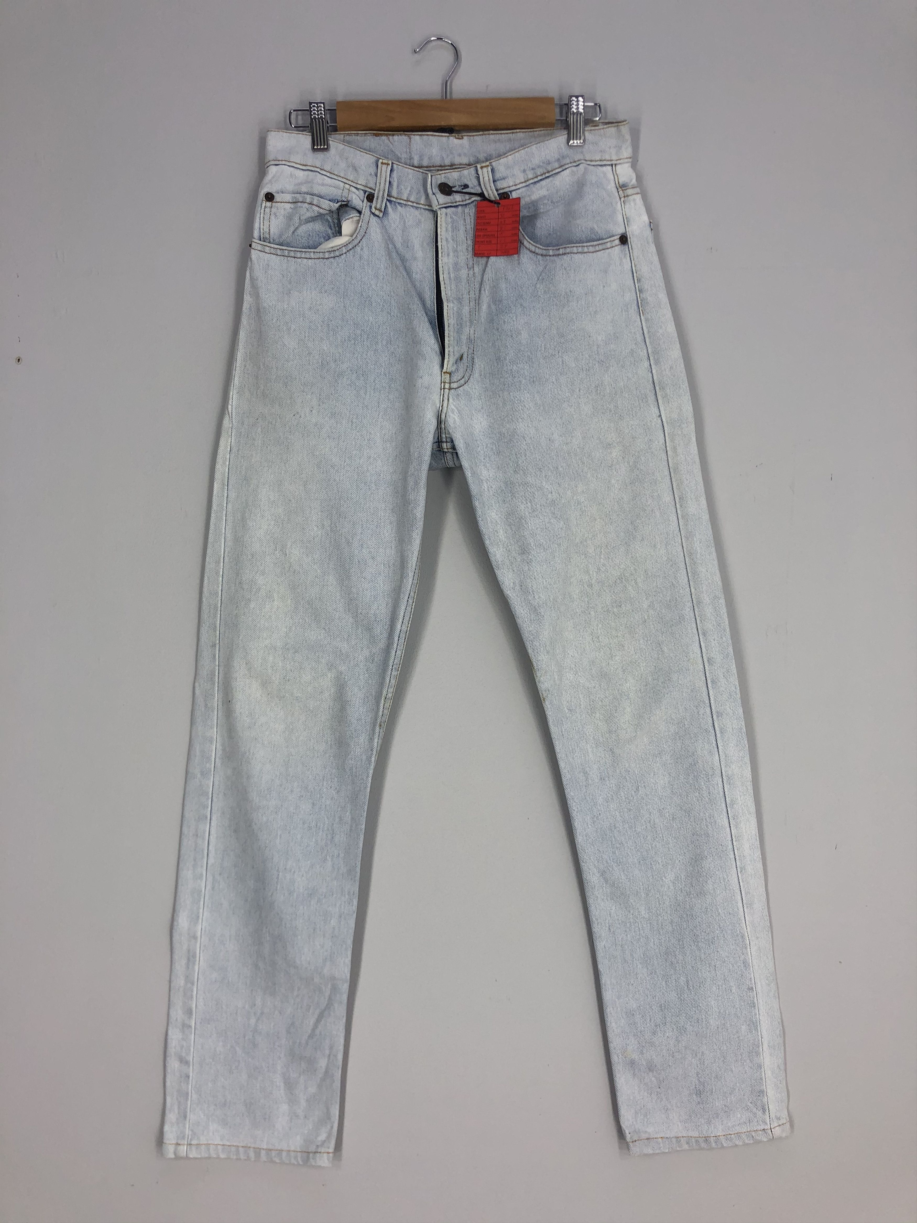 Vintage LEVI'S Light Blue Stone Wash Jean Size 31