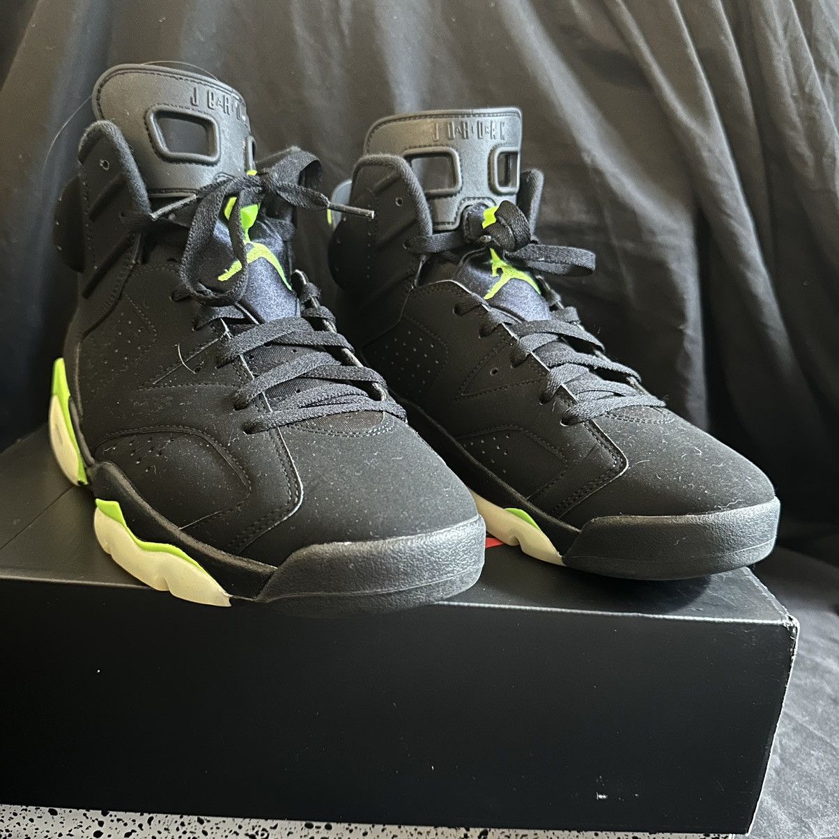 Jordan Electric Green Size 10