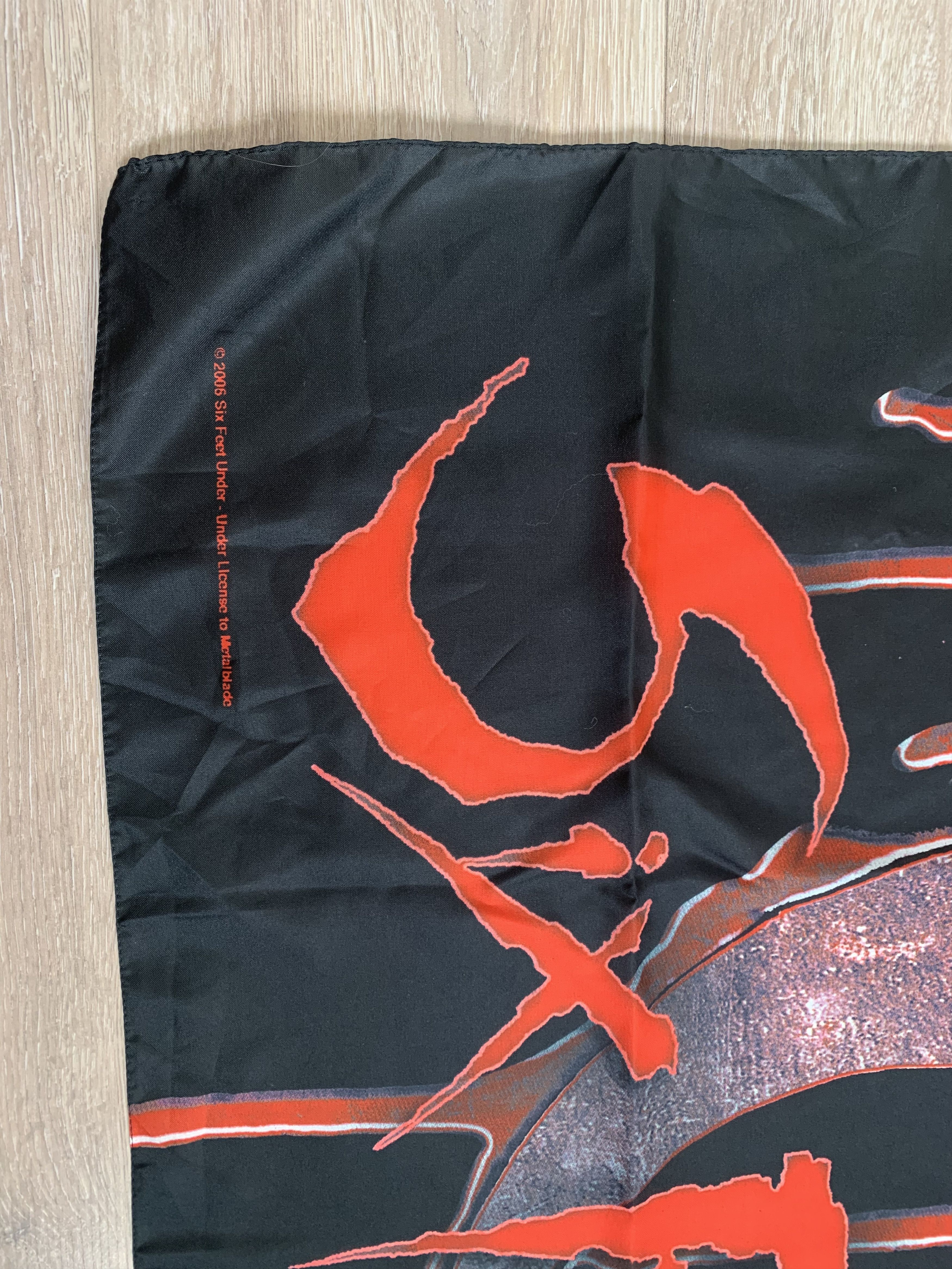 Band Tees Six feet Under 2006 big logo poster scarf Size ONE SIZE - 7 Thumbnail